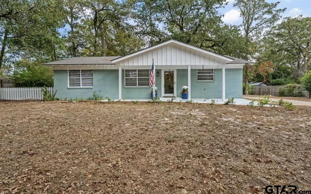 411 Lakeview Dr Property Photo