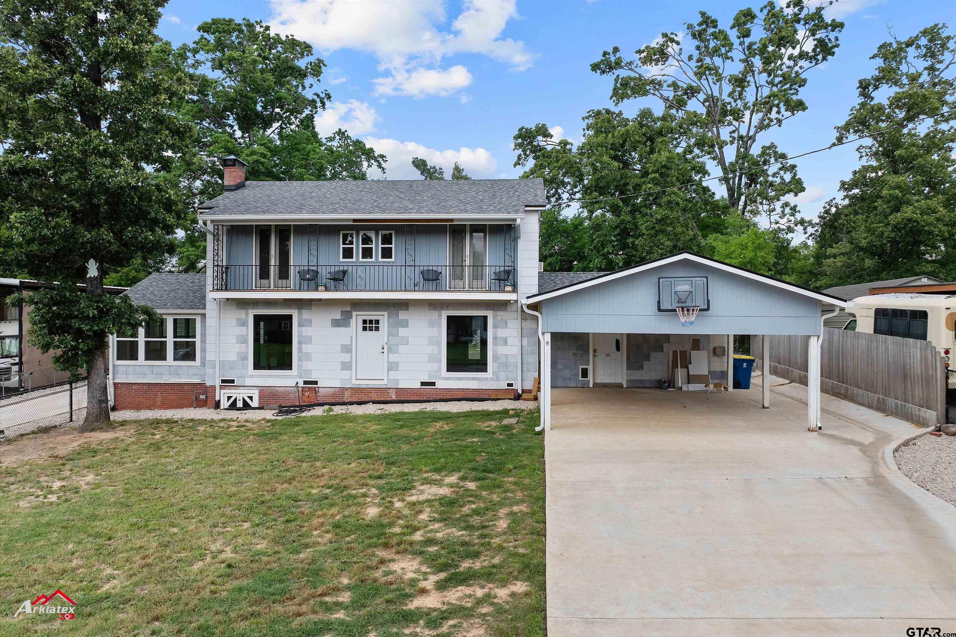 625 Emmons St Property Photo