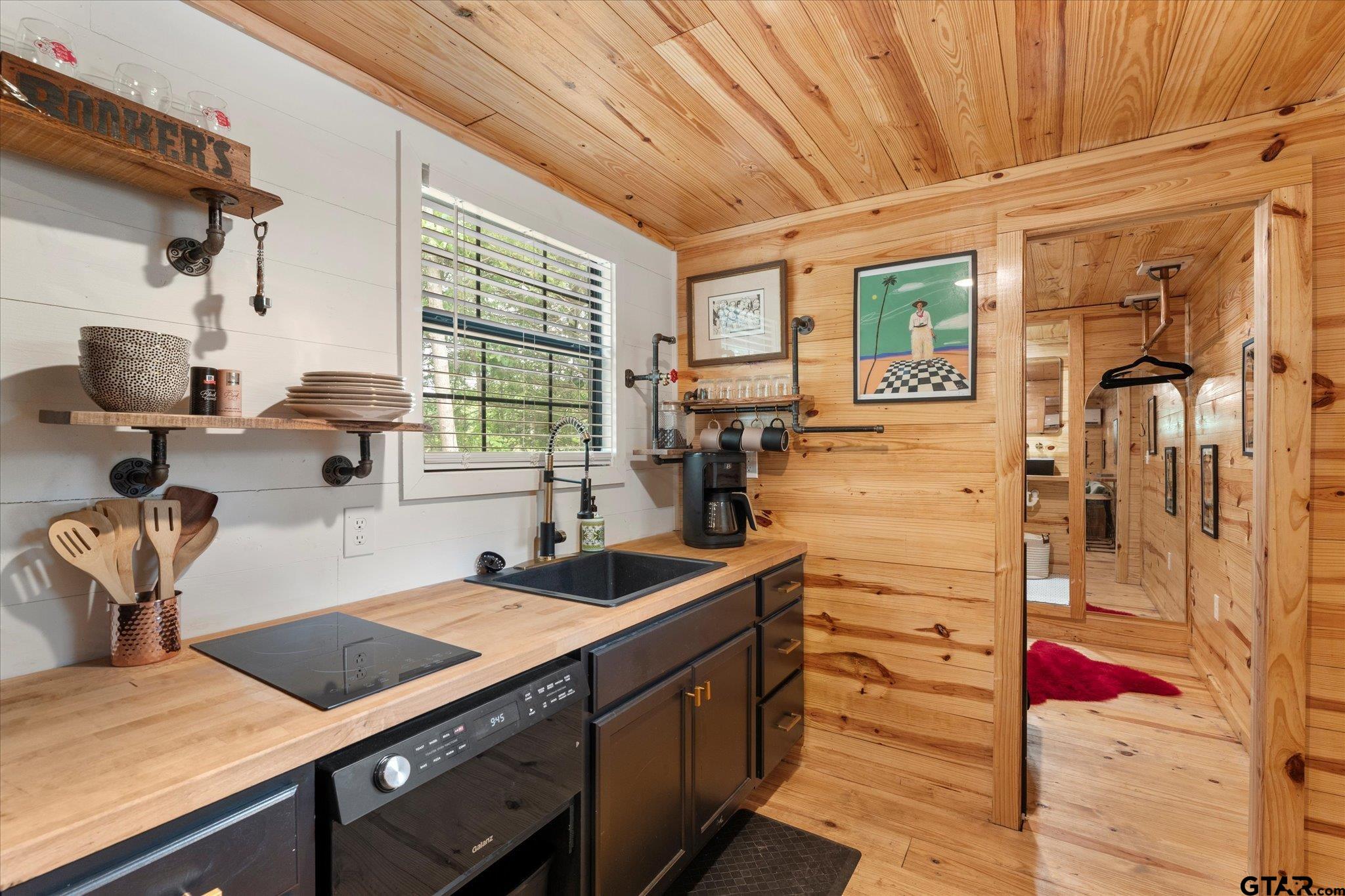 7045 Hwy 67 Property Photo 8