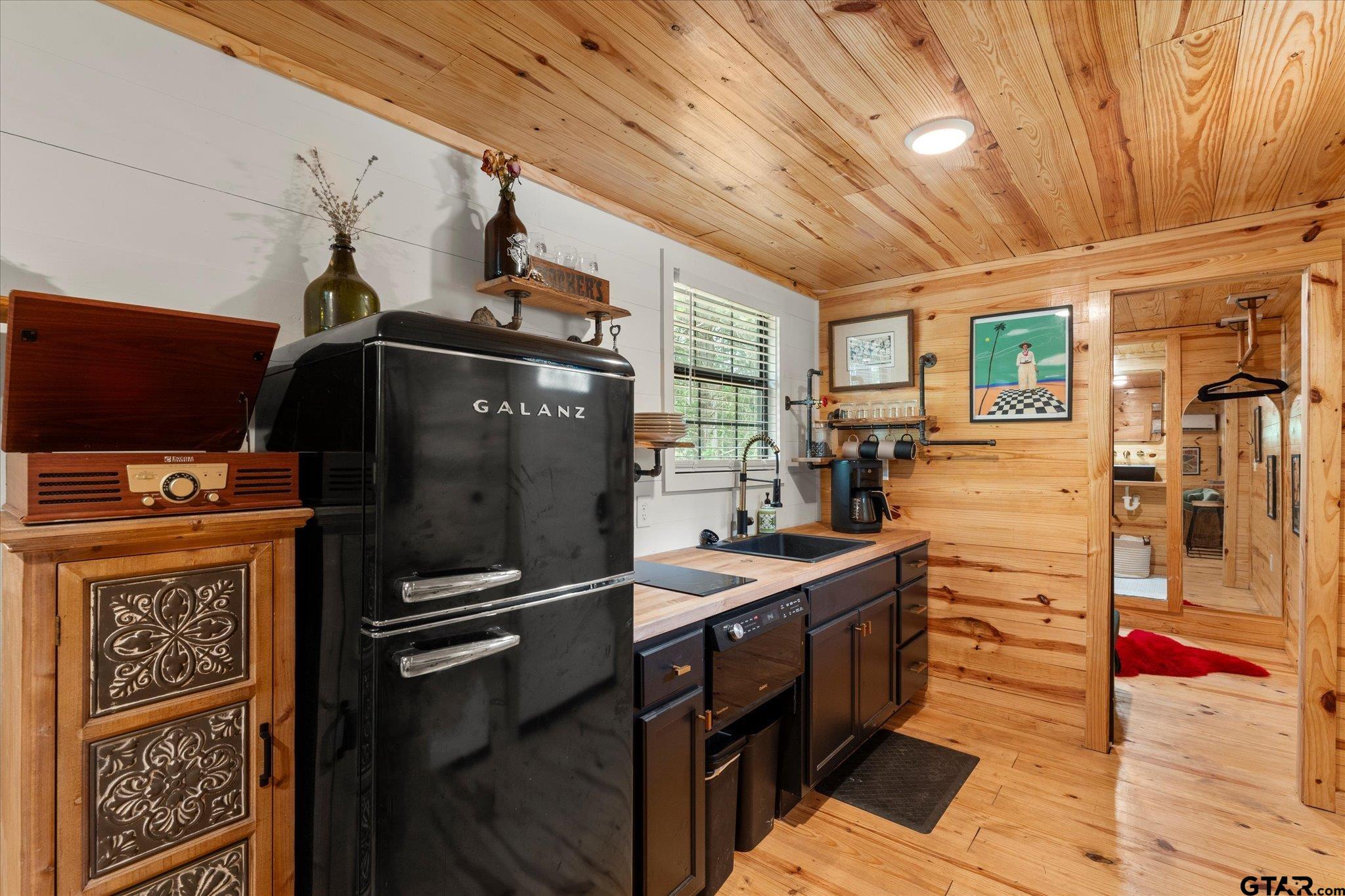 7045 Hwy 67 Property Photo 9