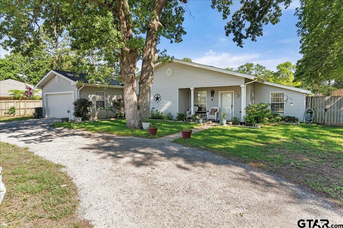 219 Texas Dr Property Photo