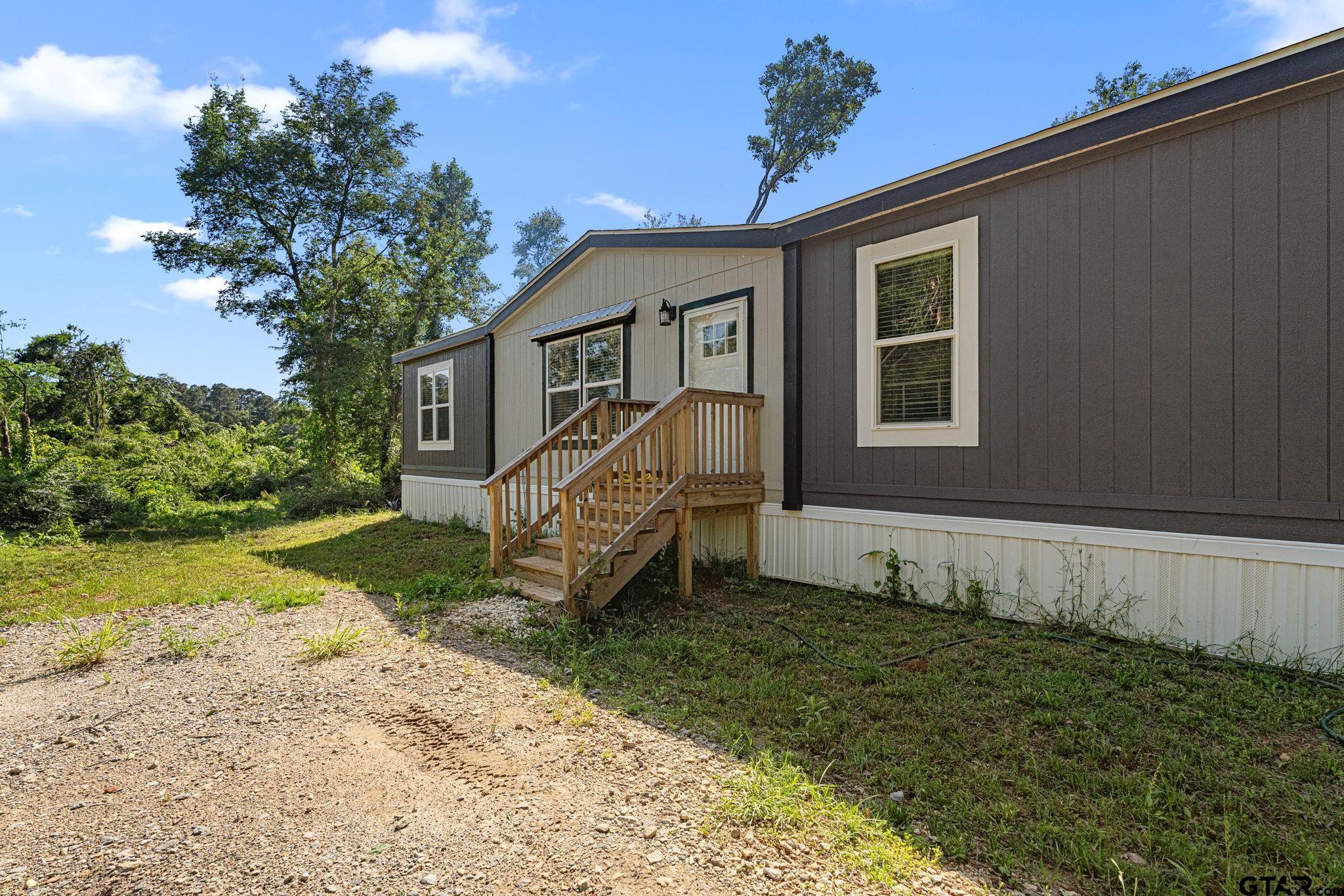 631 Red Bud Cir Property Photo 1