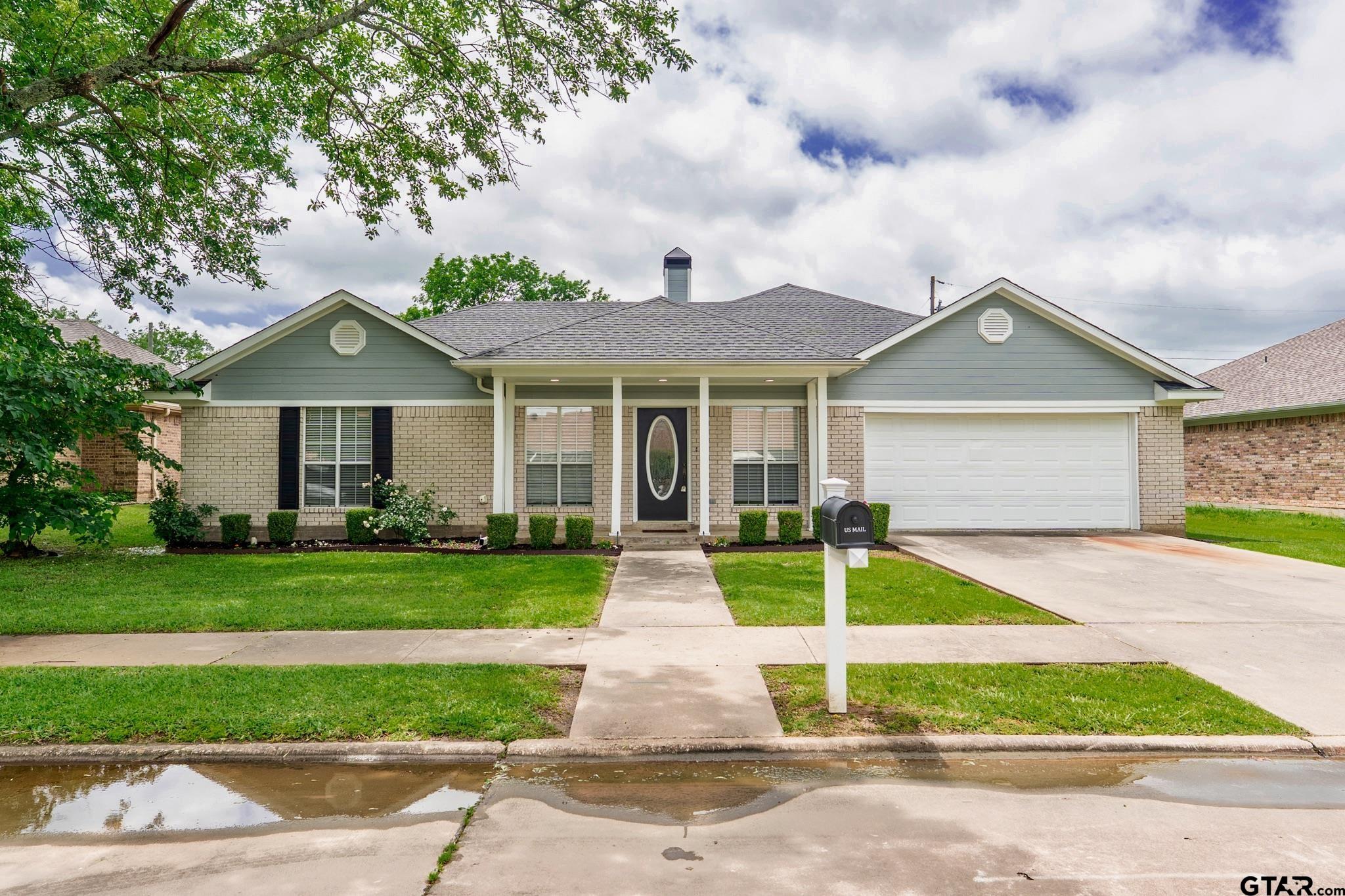 1881 Woodbridge Drive Property Photo 1