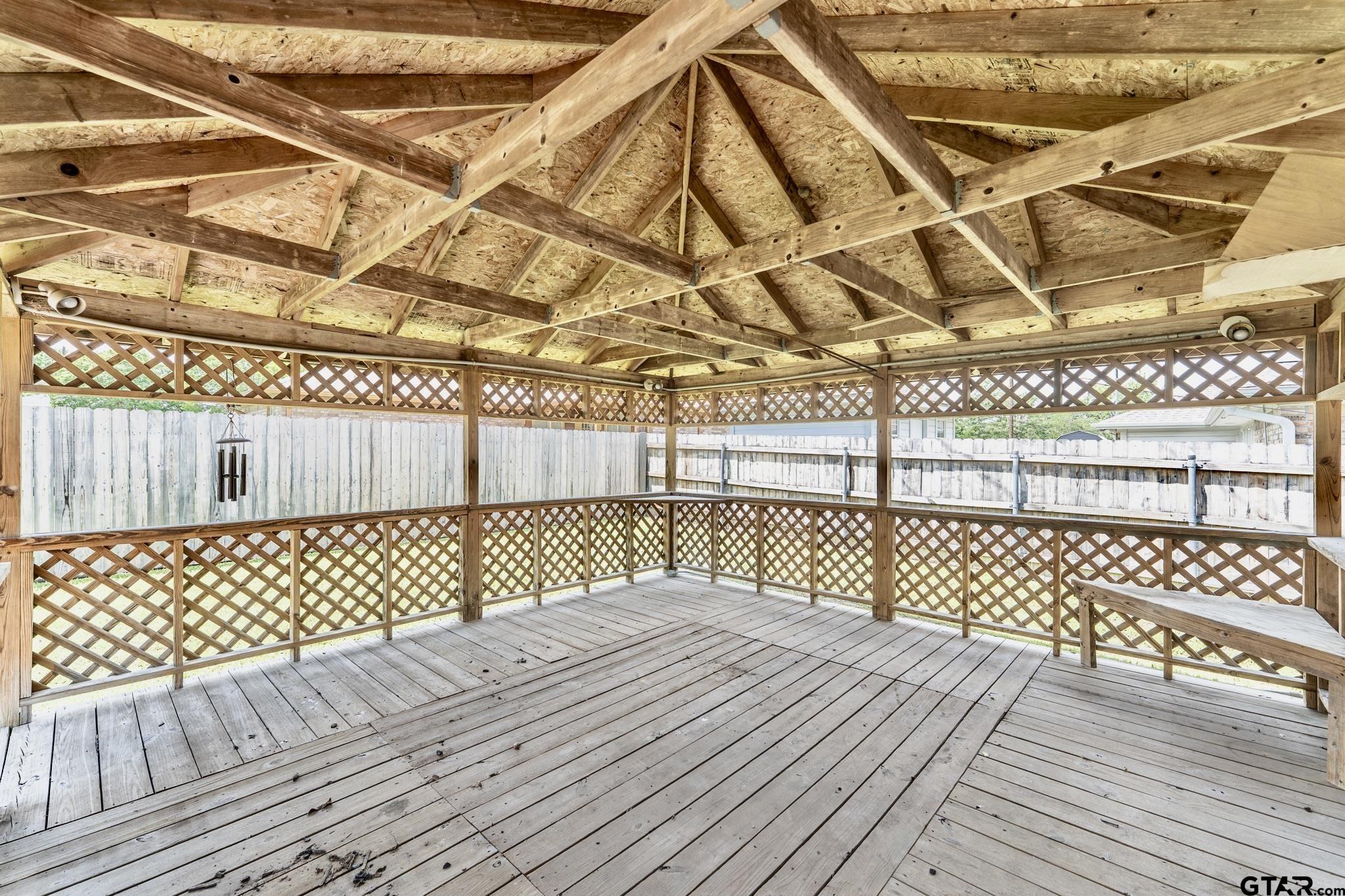 1881 Woodbridge Drive Property Photo 4