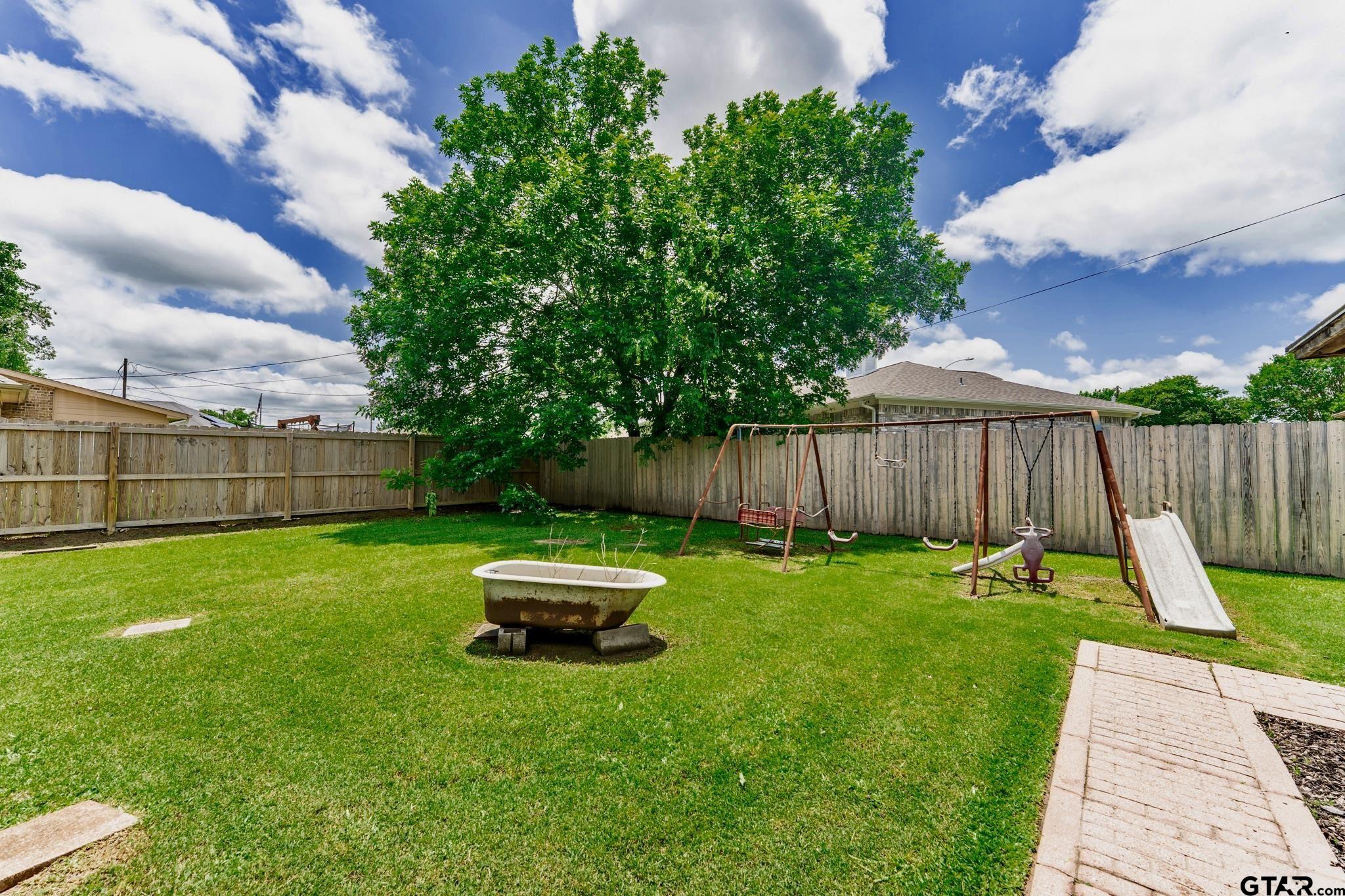 1881 Woodbridge Drive Property Photo 7