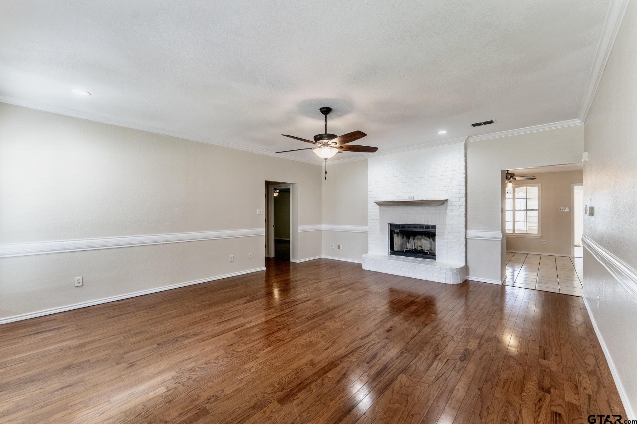 1881 Woodbridge Drive Property Photo 10