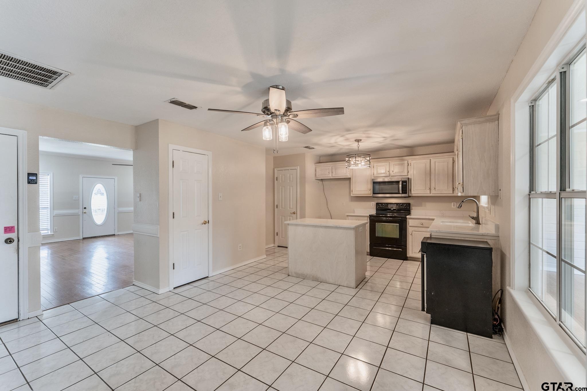 1881 Woodbridge Drive Property Photo 13