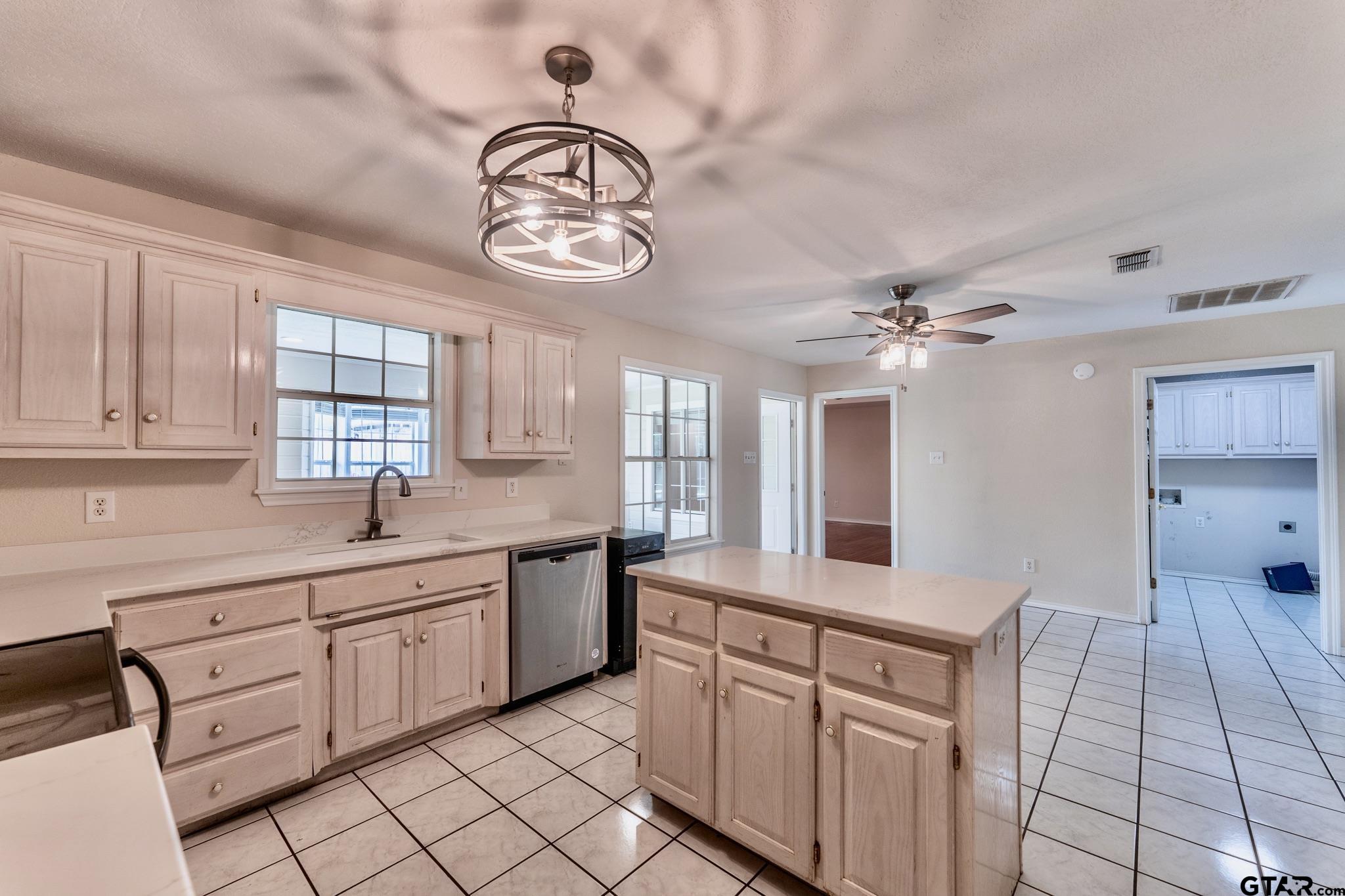 1881 Woodbridge Drive Property Photo 14