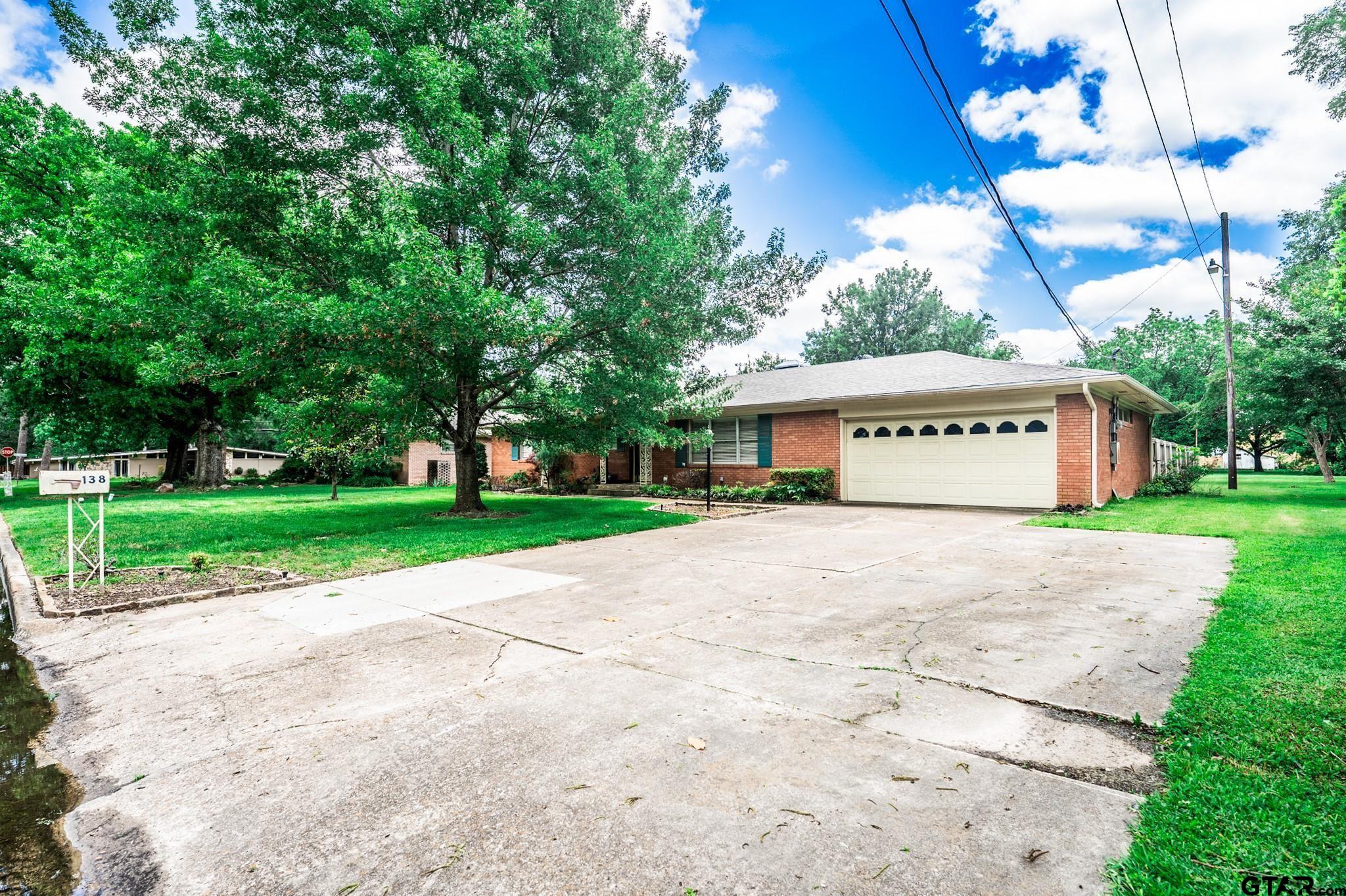 138 Drexel Drive Property Photo 3