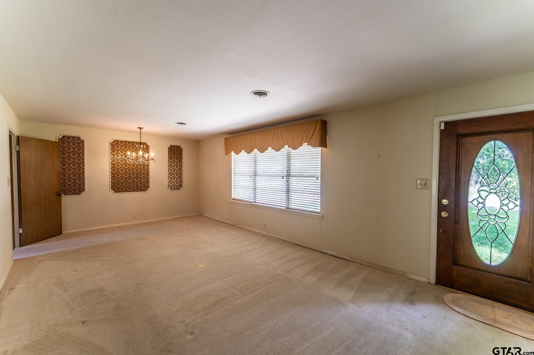 138 Drexel Drive Property Photo 6