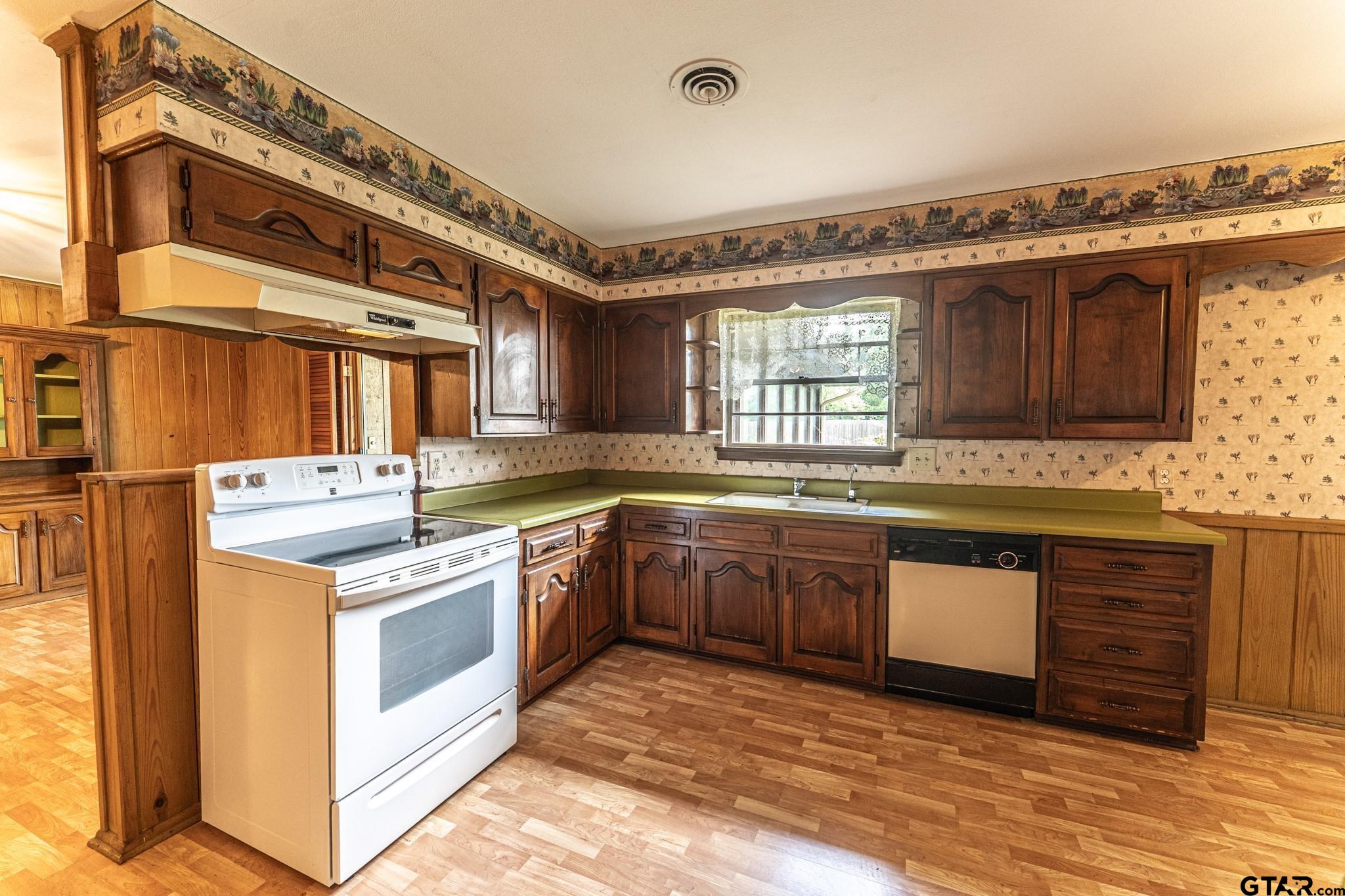 138 Drexel Drive Property Photo 11