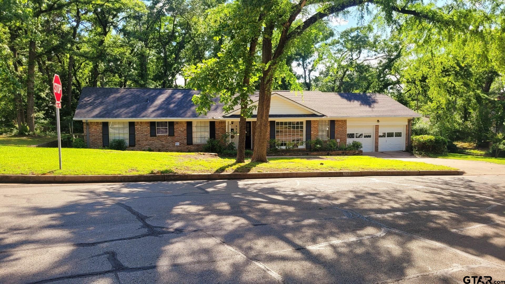 3223 De Charles Property Photo 1
