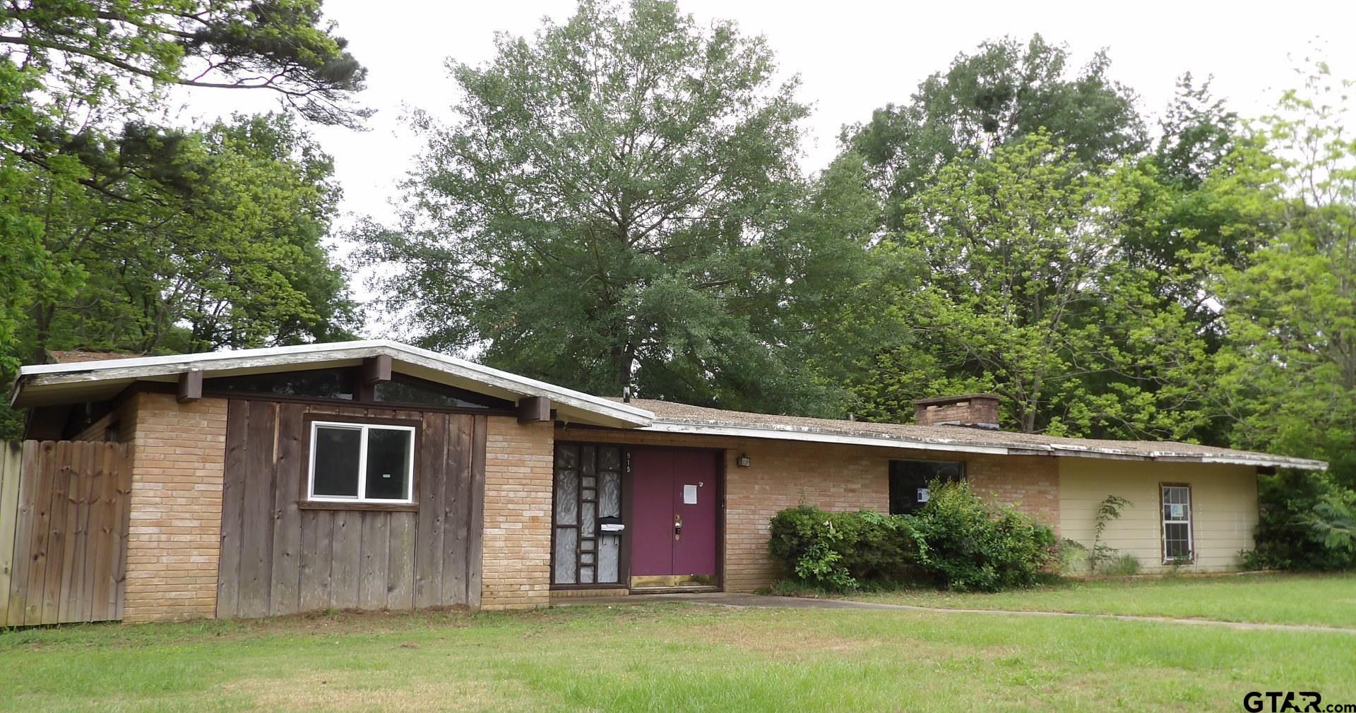 915 John St Property Photo