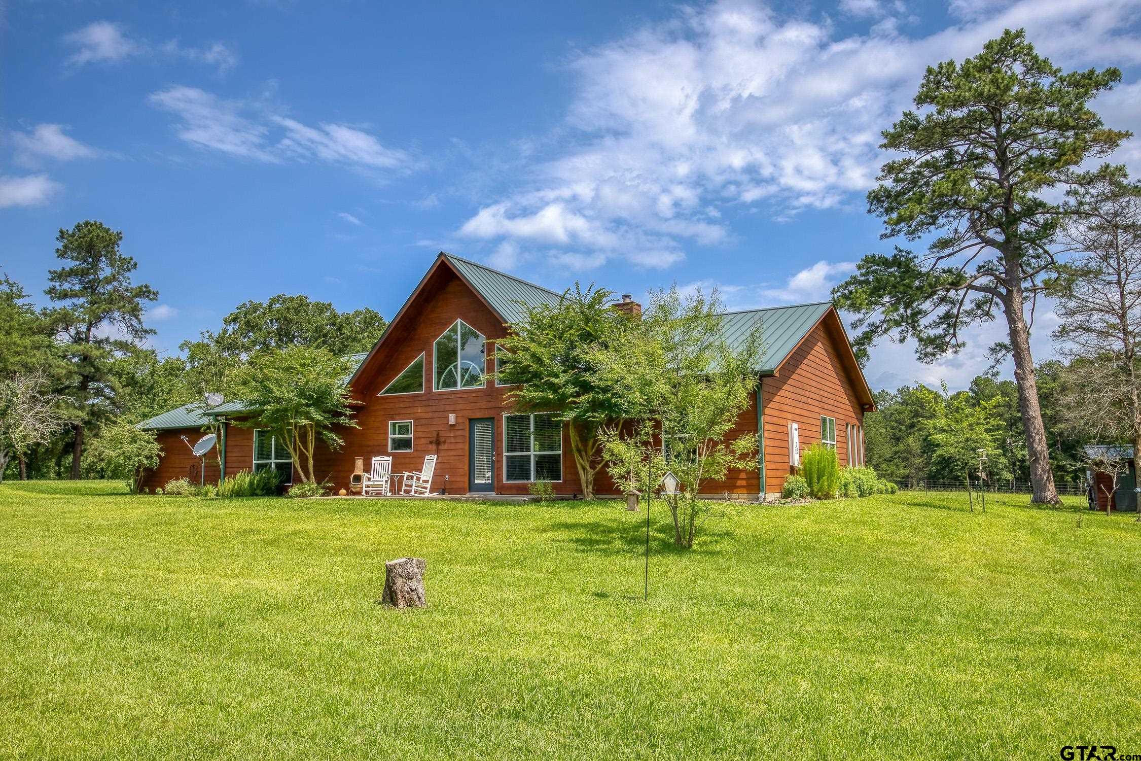 2219 Acr 1217 Property Photo 1