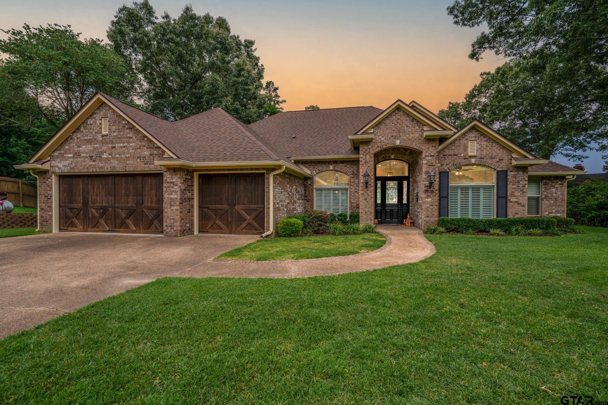 1020 Shadowood Dr Property Photo 1
