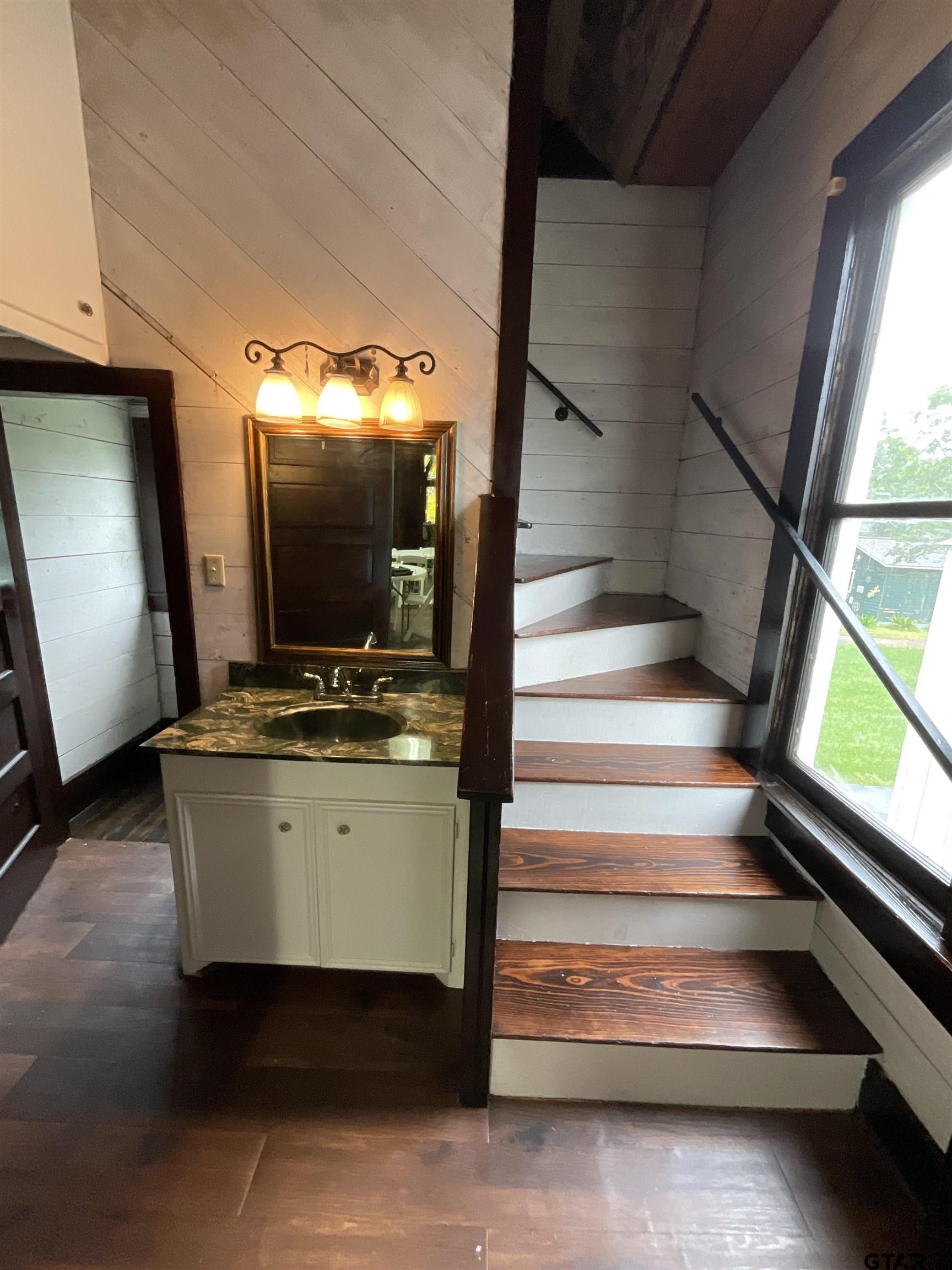 201 S Carolina Property Photo 16