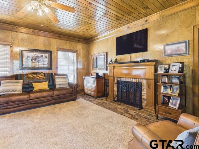 2382 Crystal Dr Property Photo 13