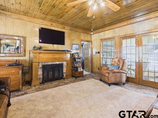 2382 Crystal Dr Property Photo 14