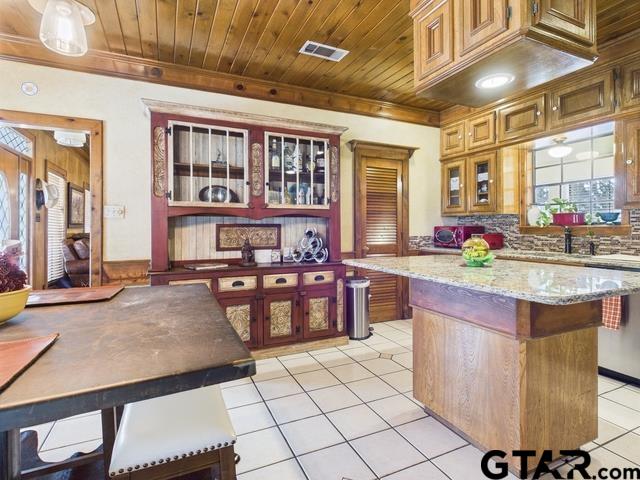 2382 Crystal Dr Property Photo 20