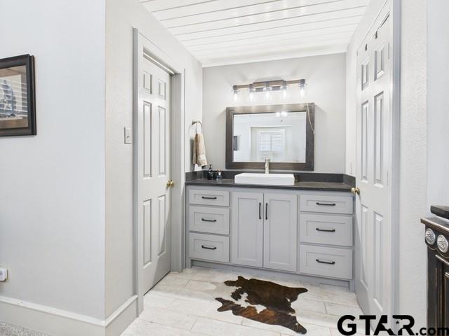 2382 Crystal Dr Property Photo 26