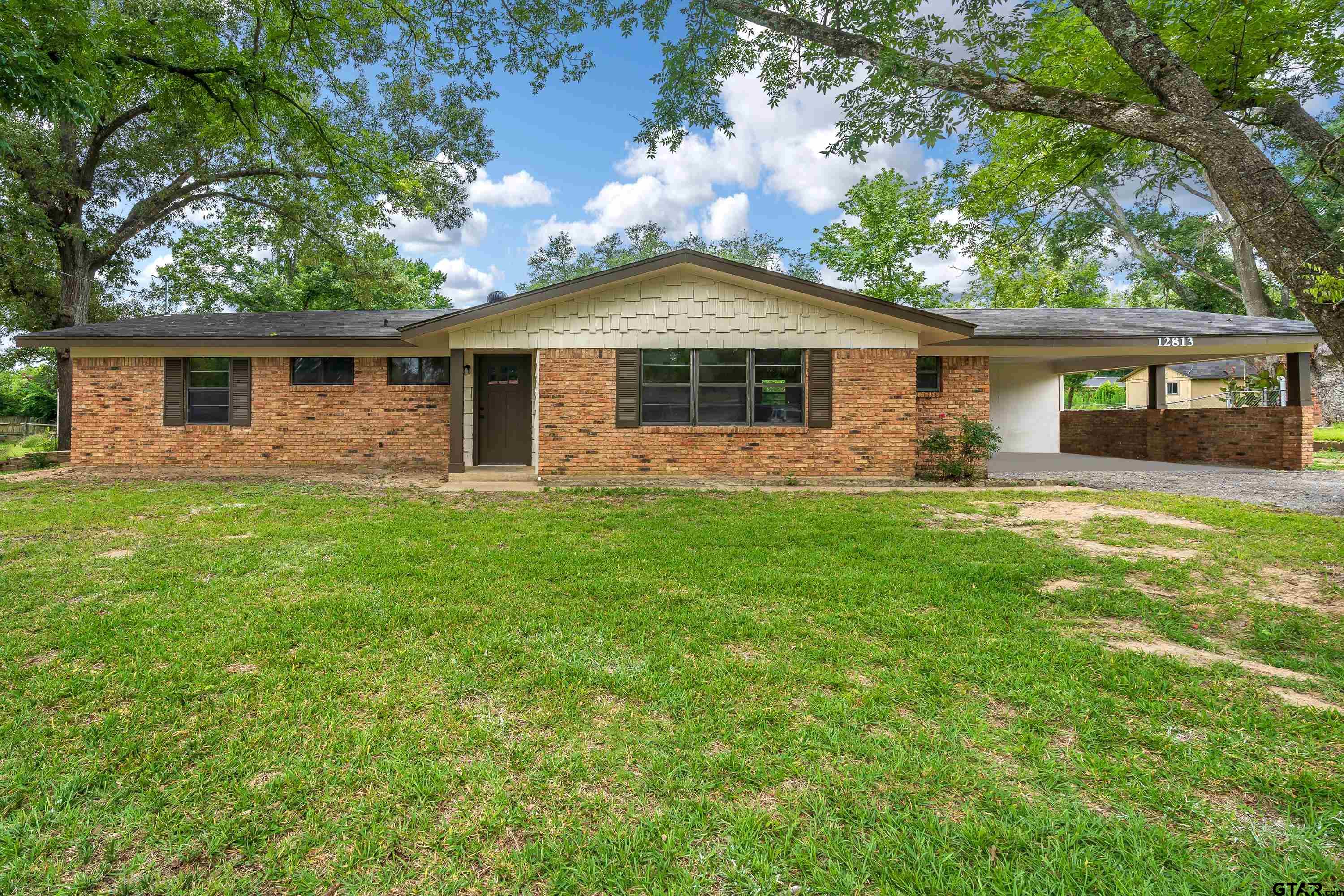 12813 Sunset Dr. Property Photo 1