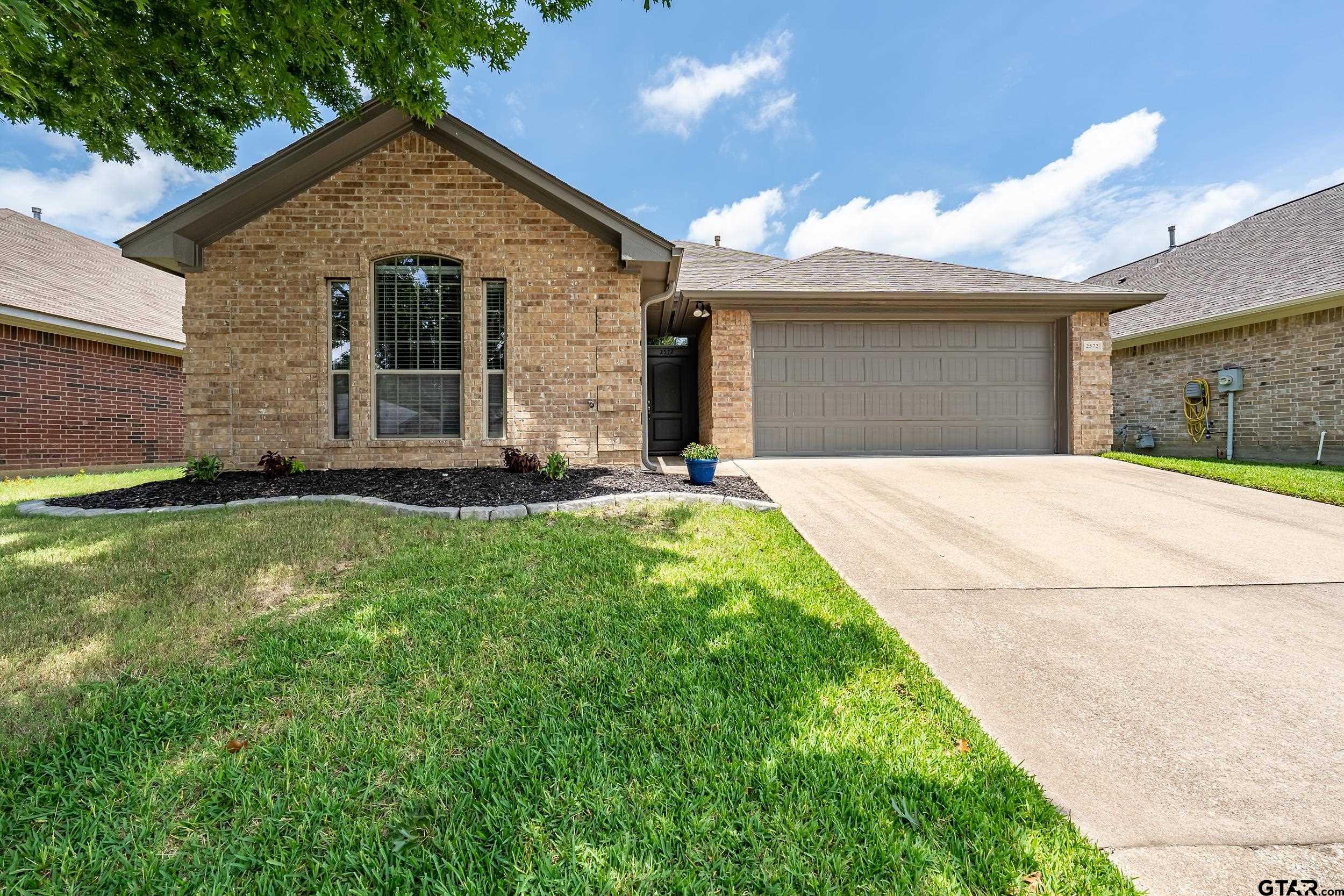 2572 Meadowland Ct Property Photo 1