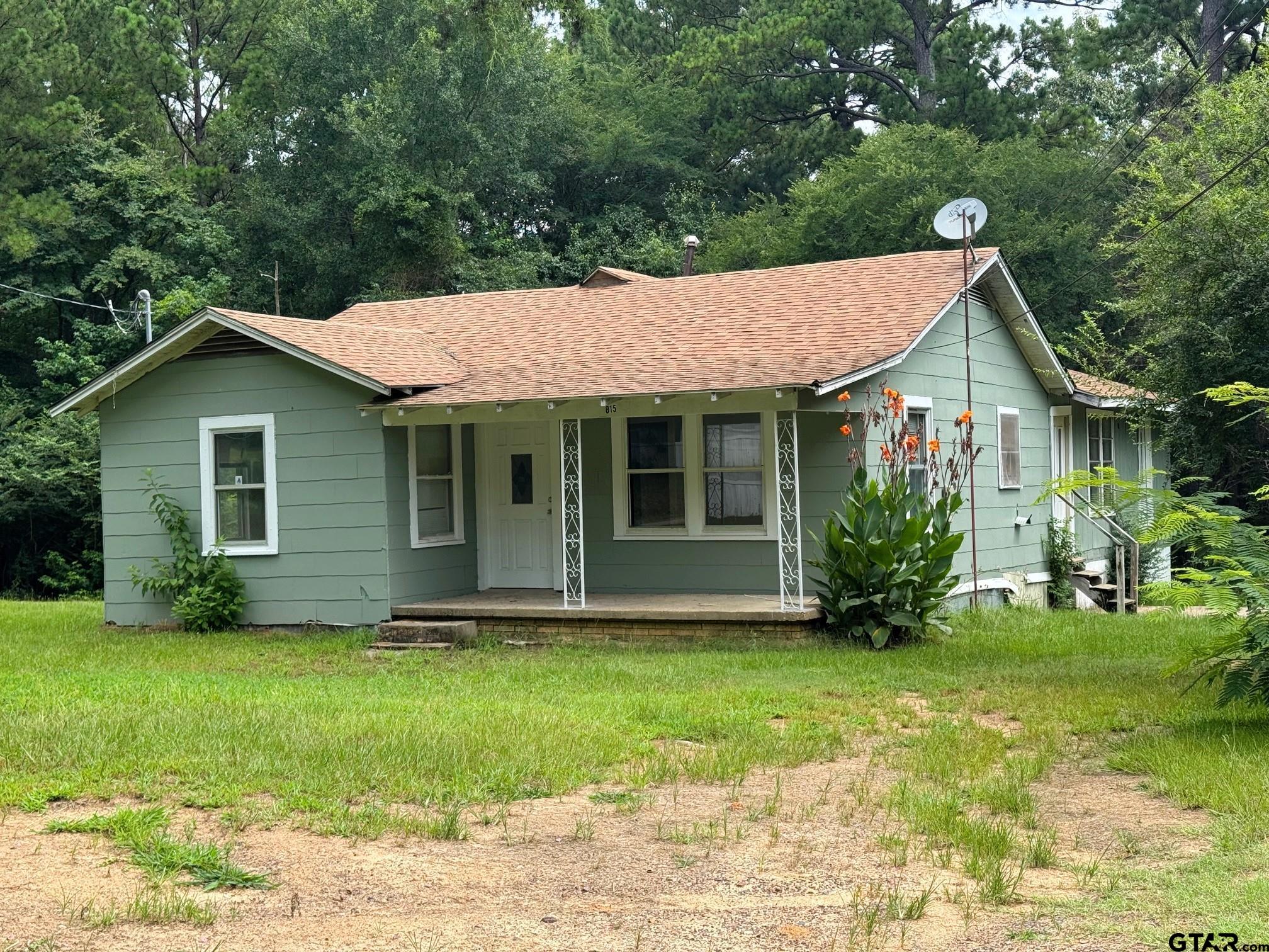 815 Bert St.