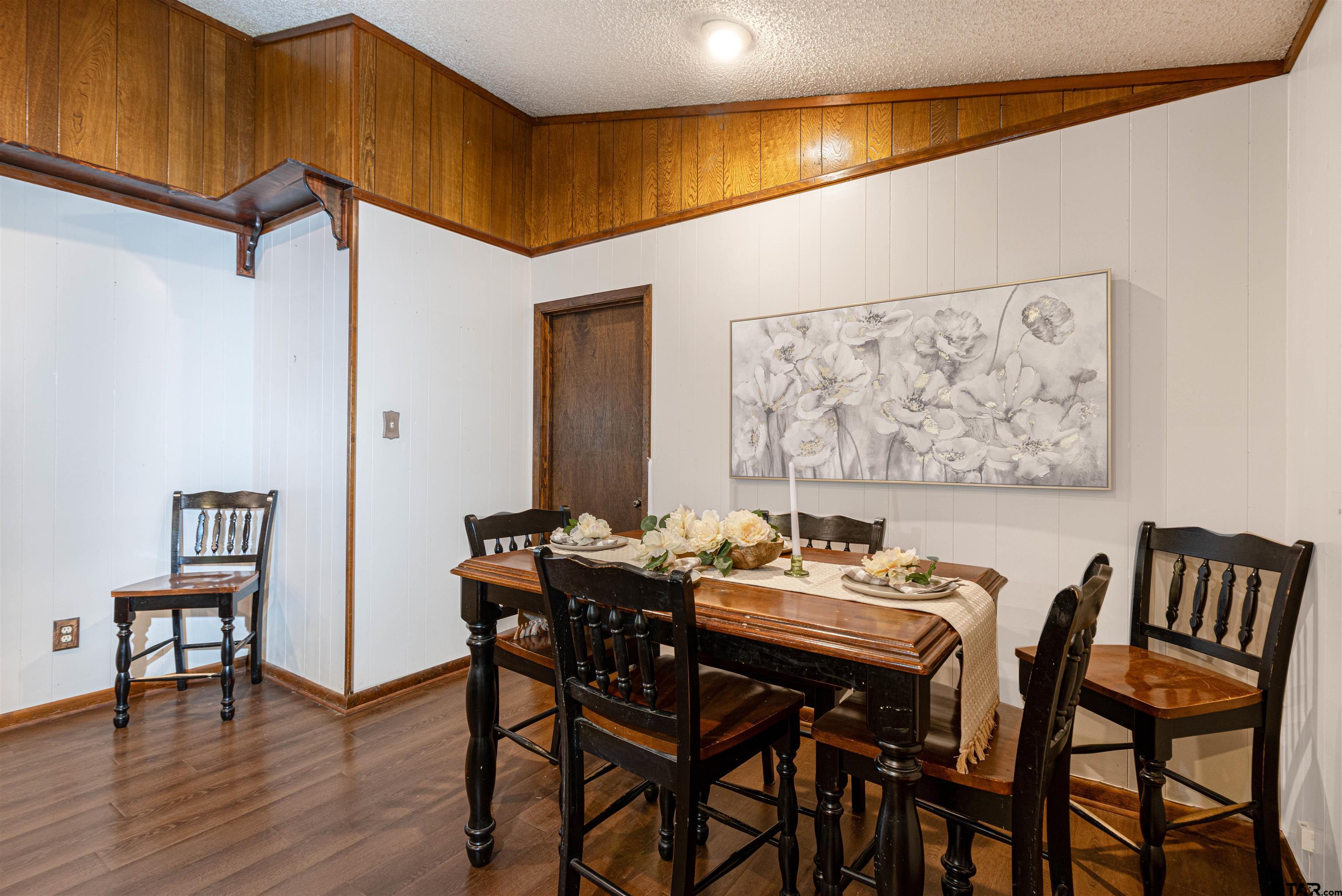 408 Ulster Dr Property Photo 7