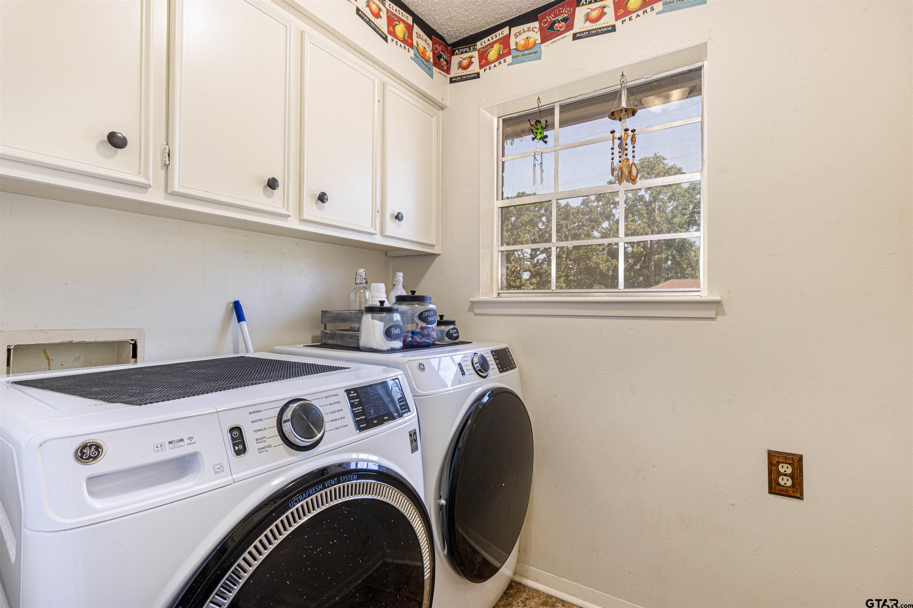 408 Ulster Dr Property Photo 12