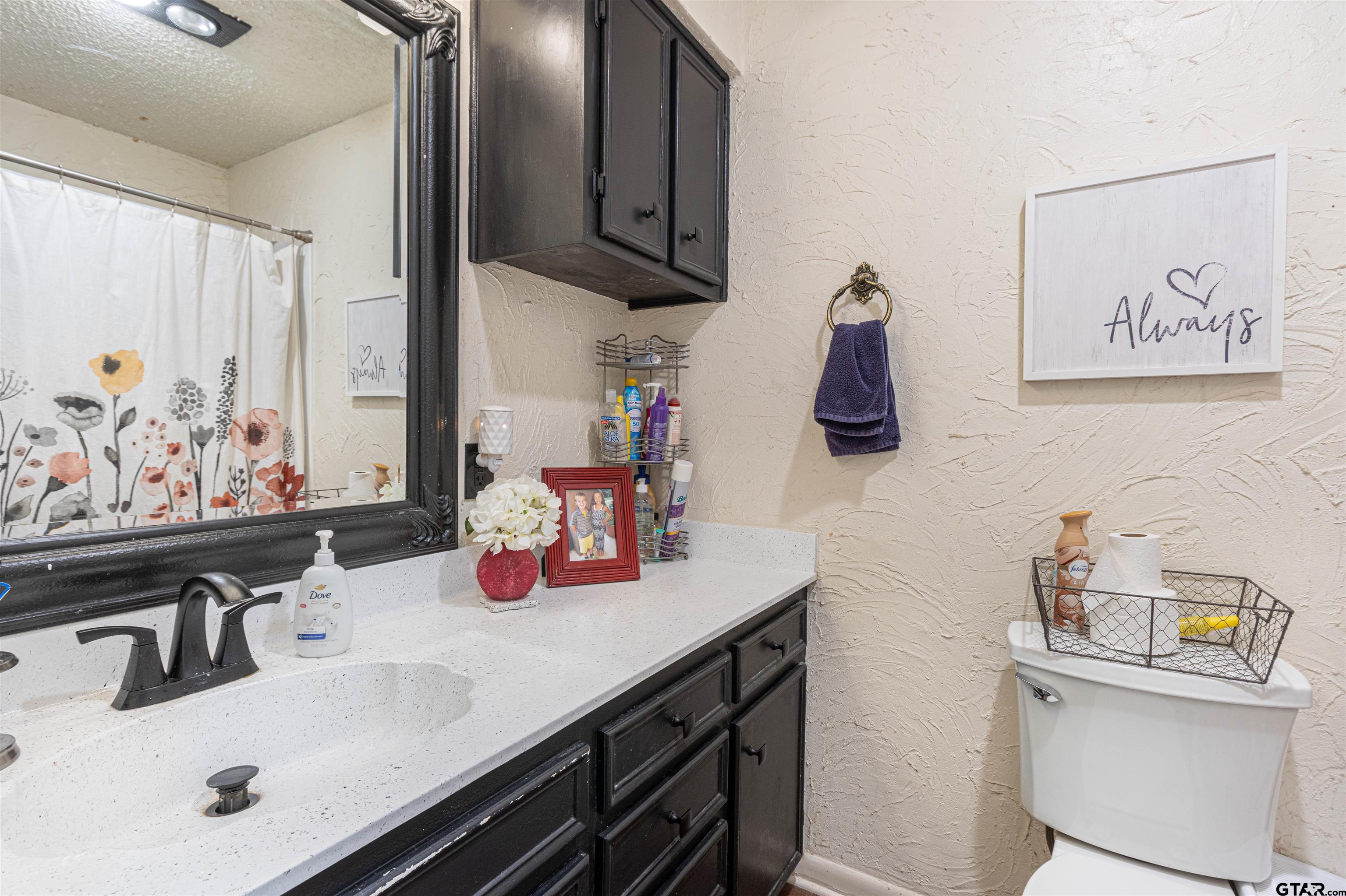 408 Ulster Dr Property Photo 13