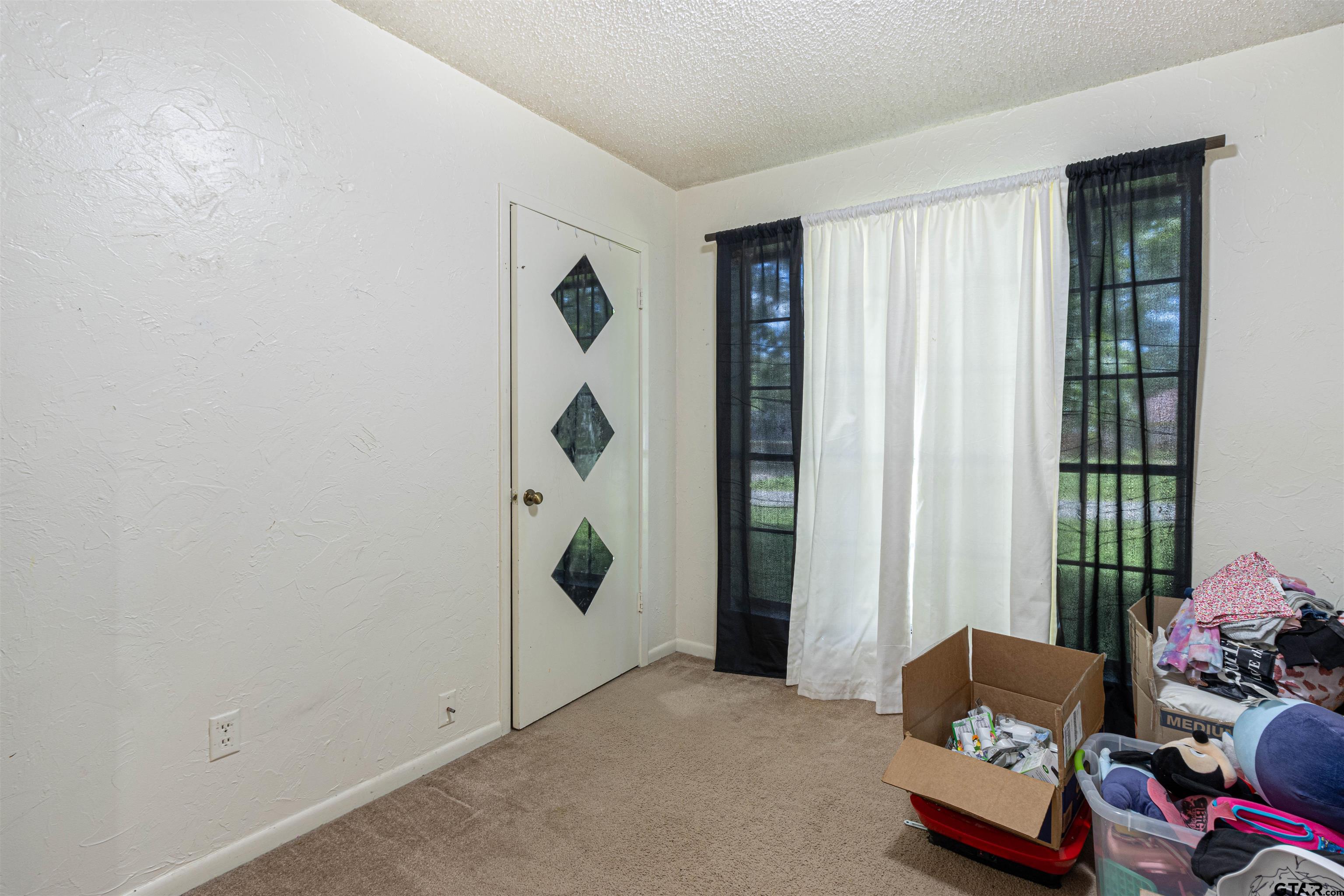 408 Ulster Dr Property Photo 17