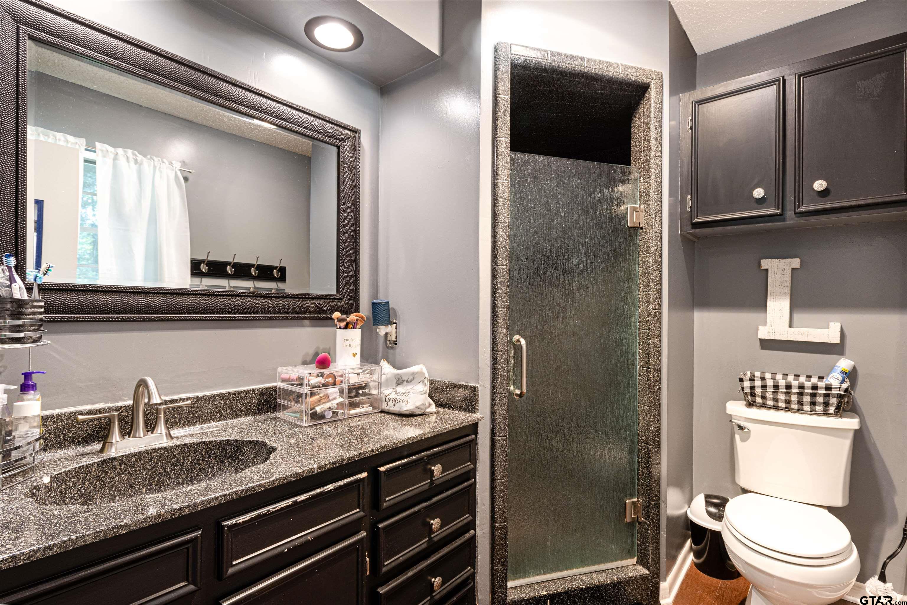 408 Ulster Dr Property Photo 20