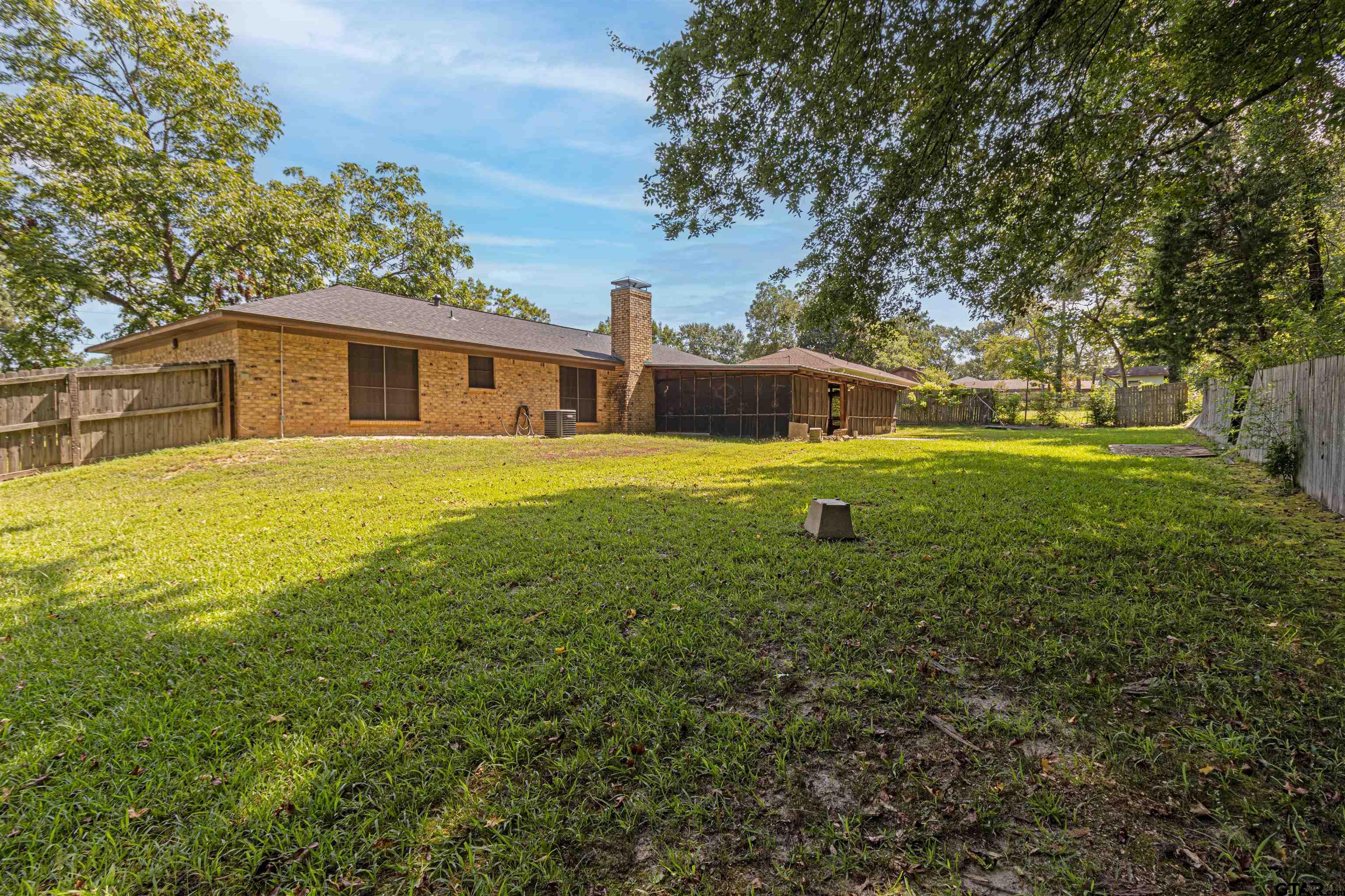 408 Ulster Dr Property Photo 22