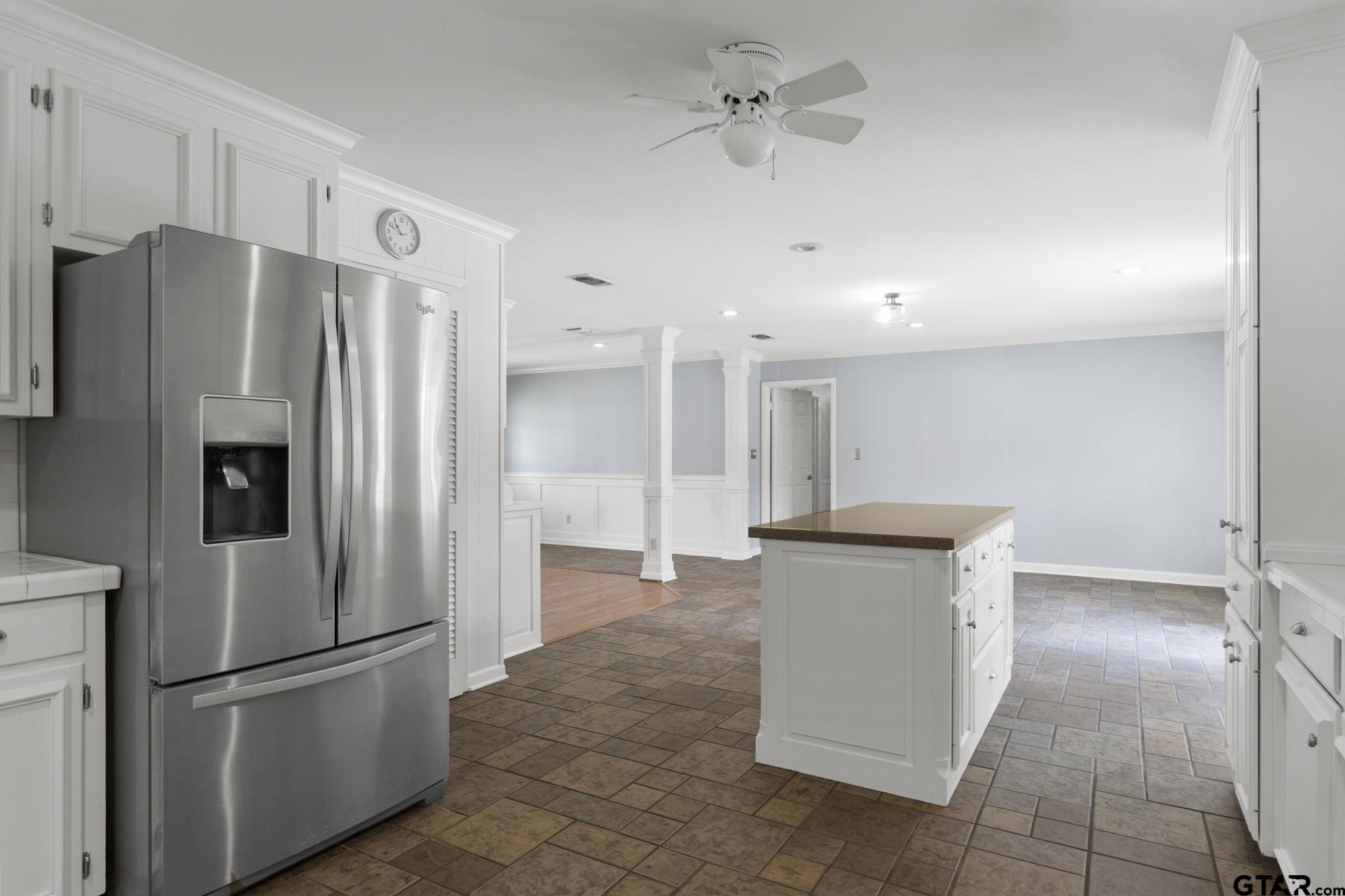 909 Elizabeth St Property Photo 13