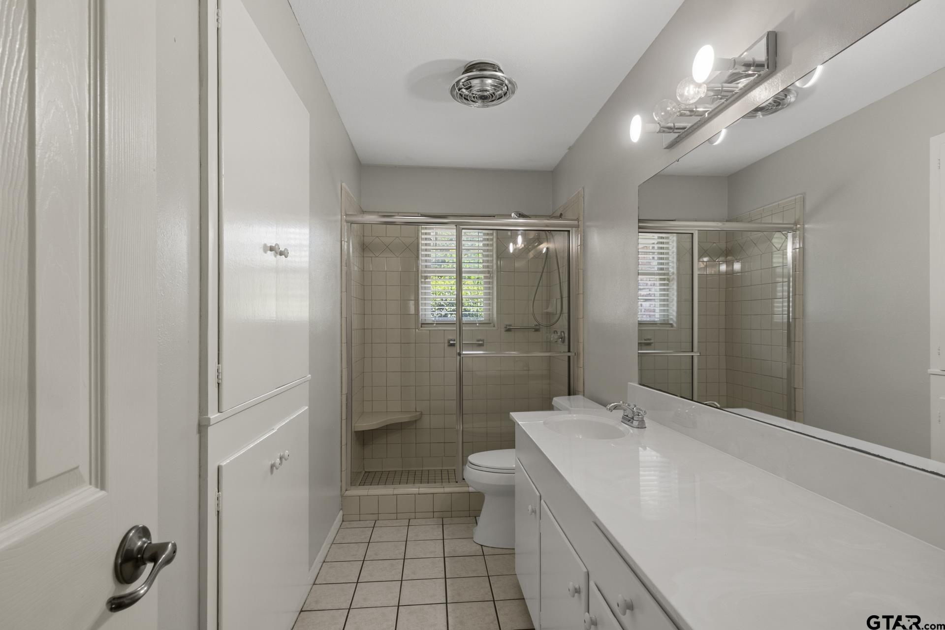 909 Elizabeth St Property Photo 22