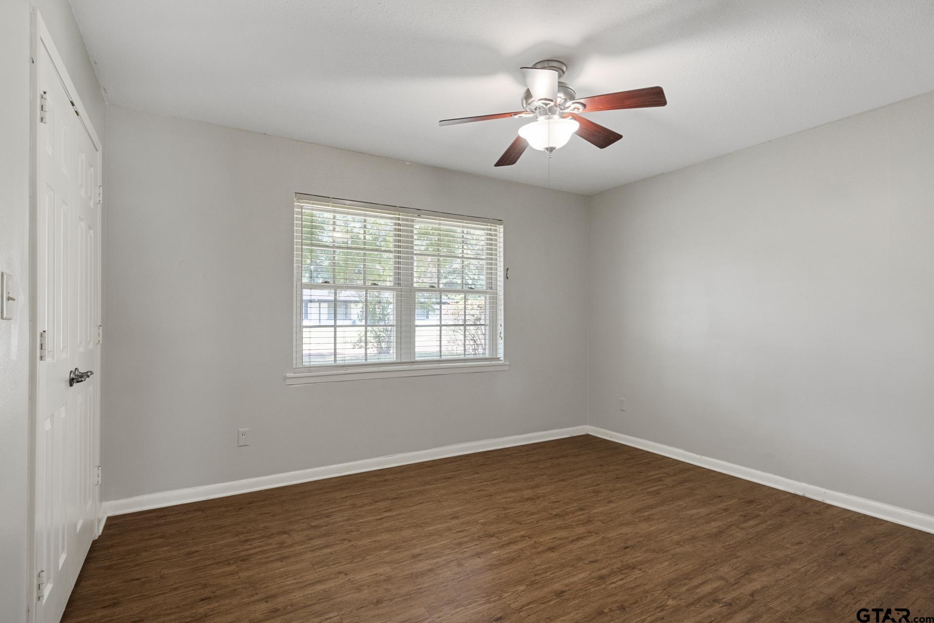 909 Elizabeth St Property Photo 25