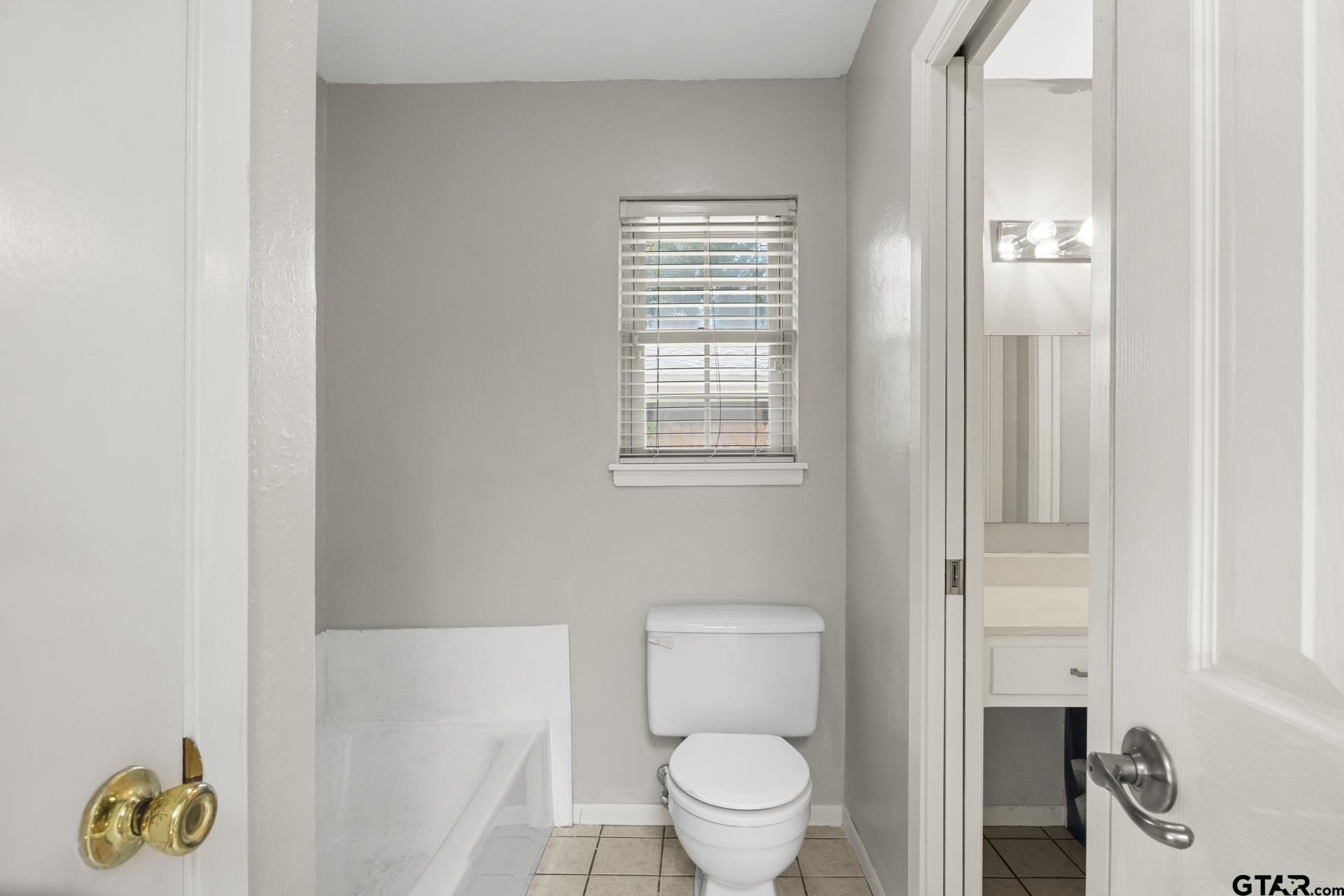 909 Elizabeth St Property Photo 31