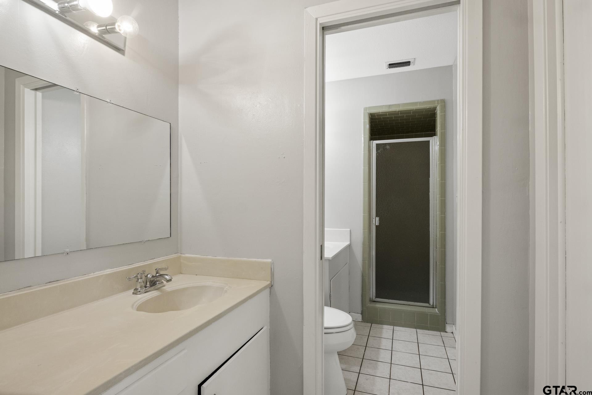 909 Elizabeth St Property Photo 32