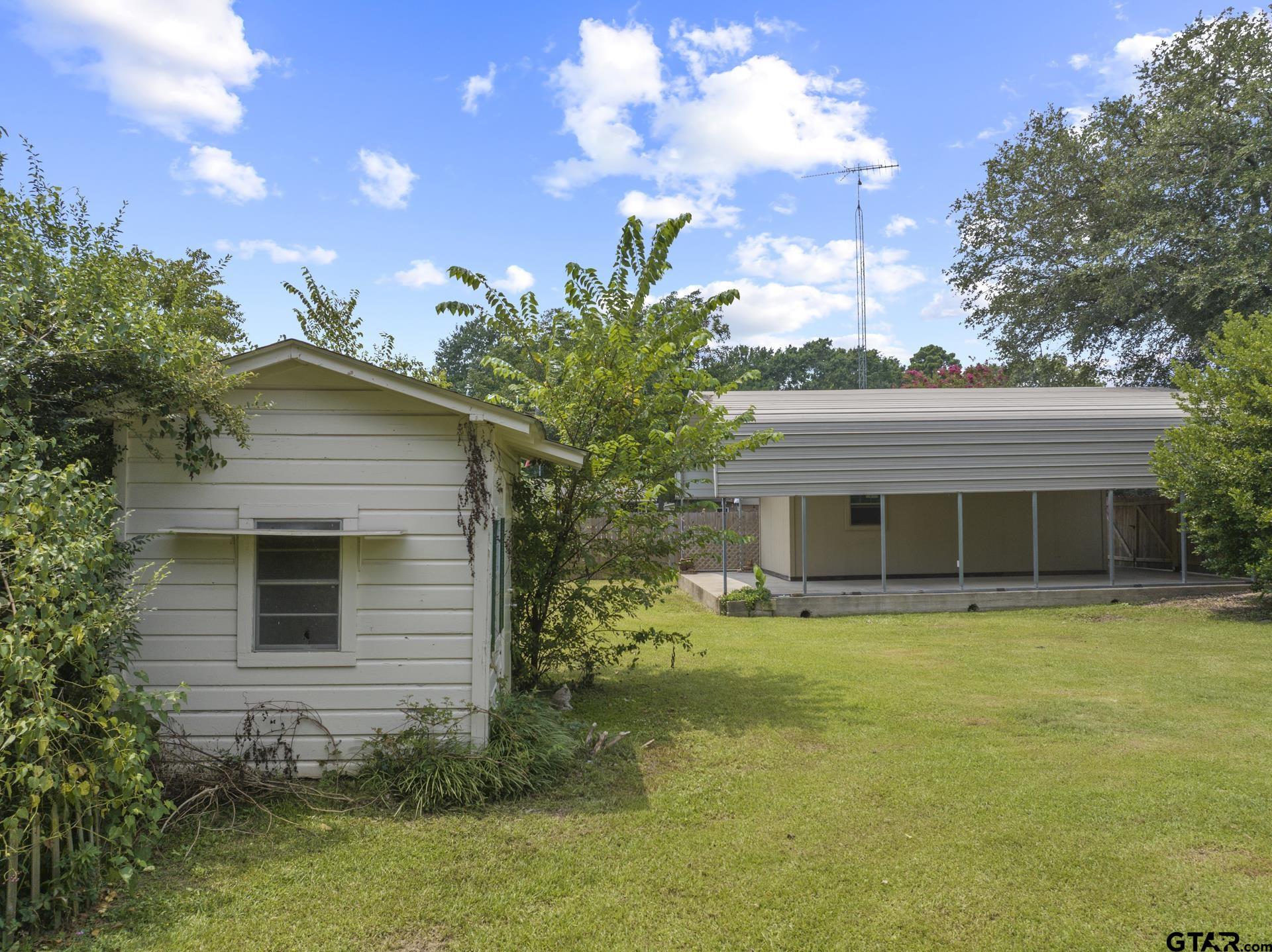 909 Elizabeth St Property Photo 41