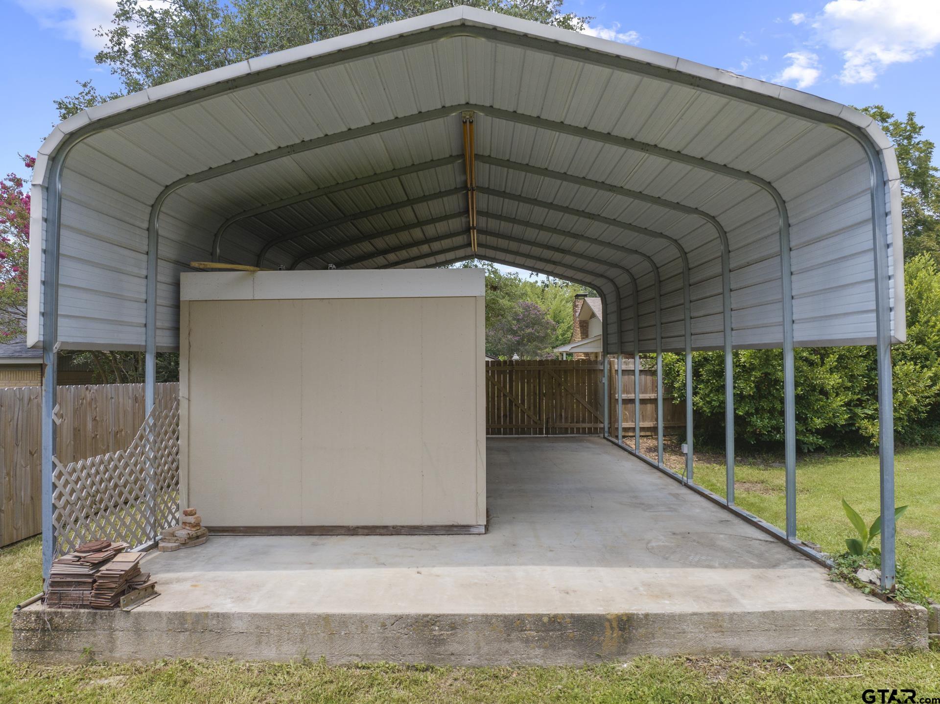 909 Elizabeth St Property Photo 42