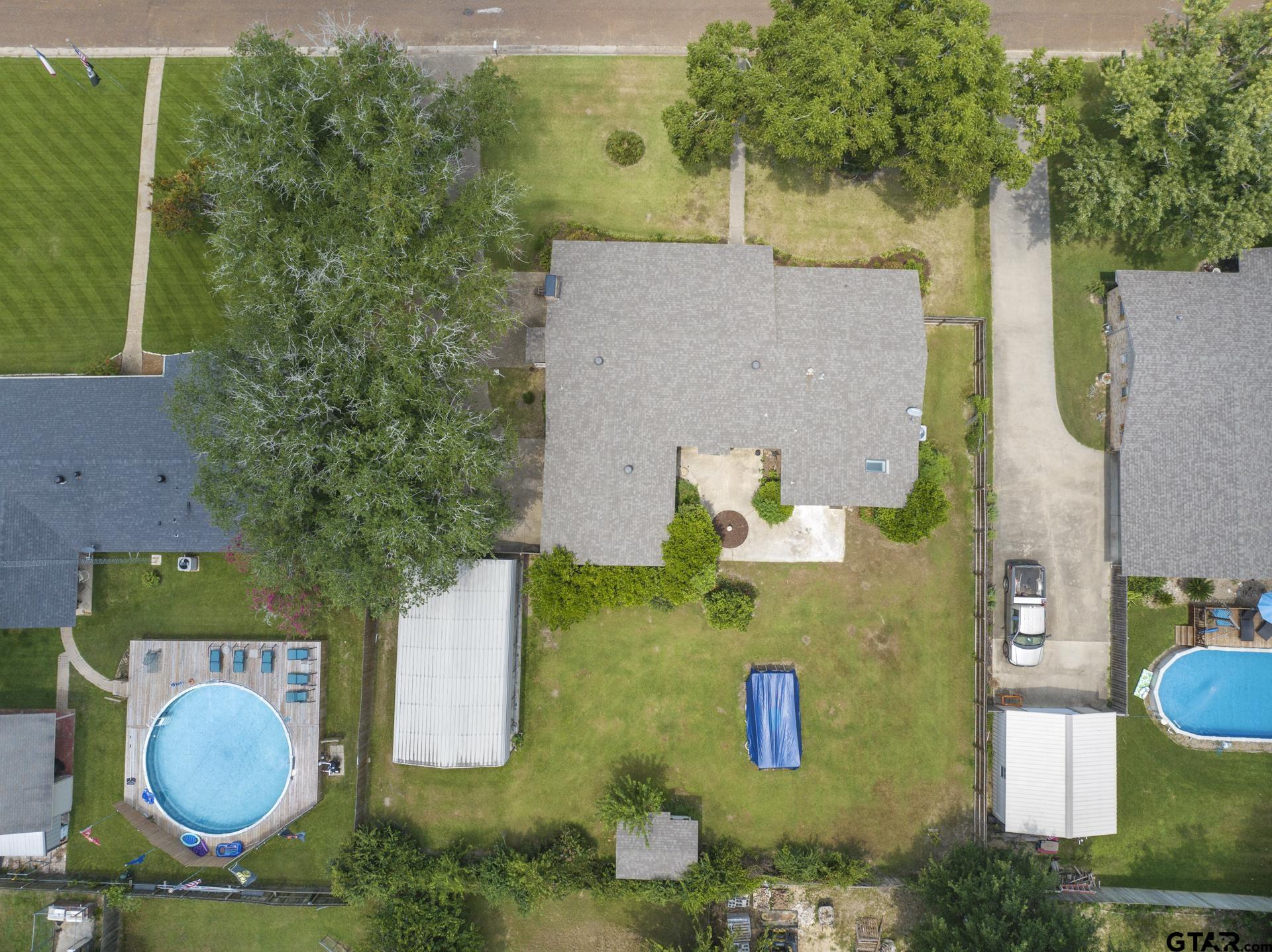 909 Elizabeth St Property Photo 44