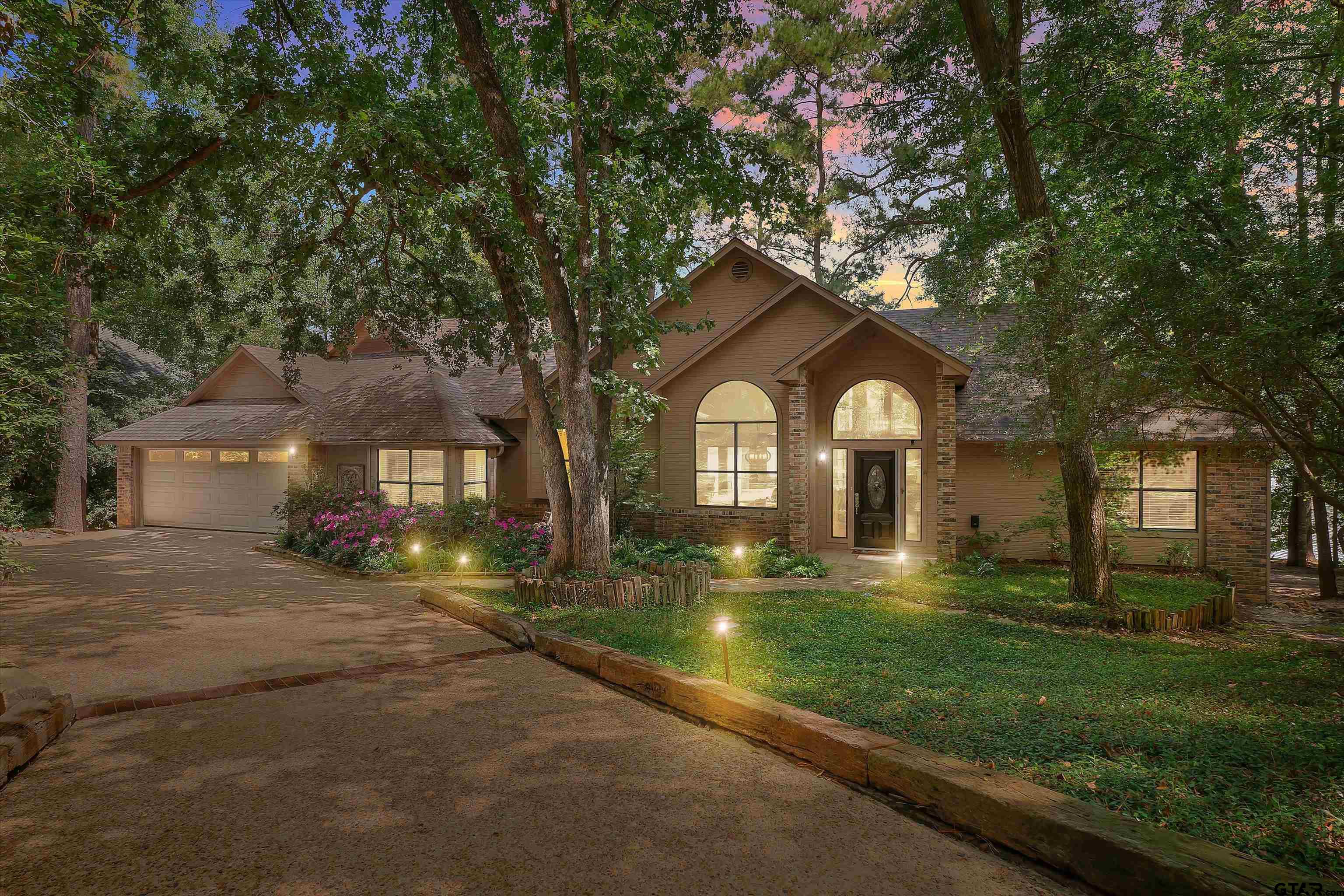 148 Pinewood Cove Property Photo 1