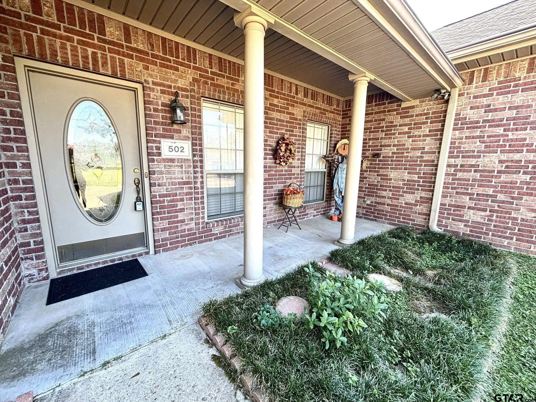 502 Ivey Property Photo 4