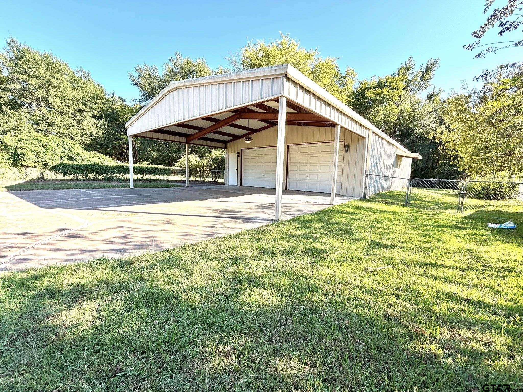 502 Ivey Property Photo 6