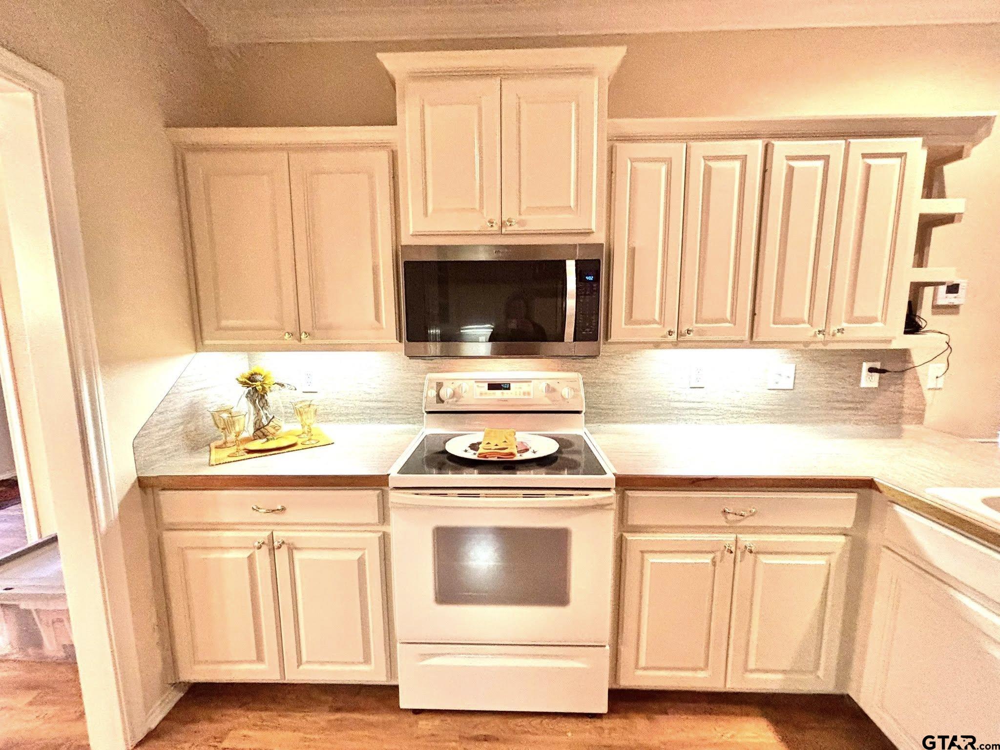 502 Ivey Property Photo 7