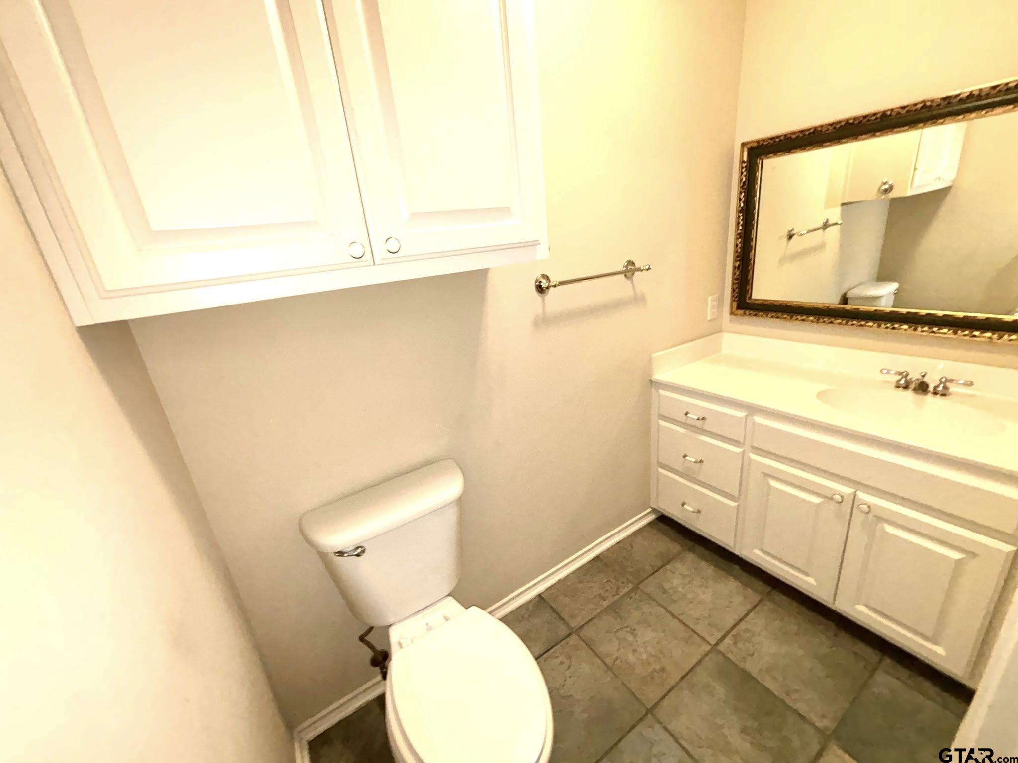 502 Ivey Property Photo 10