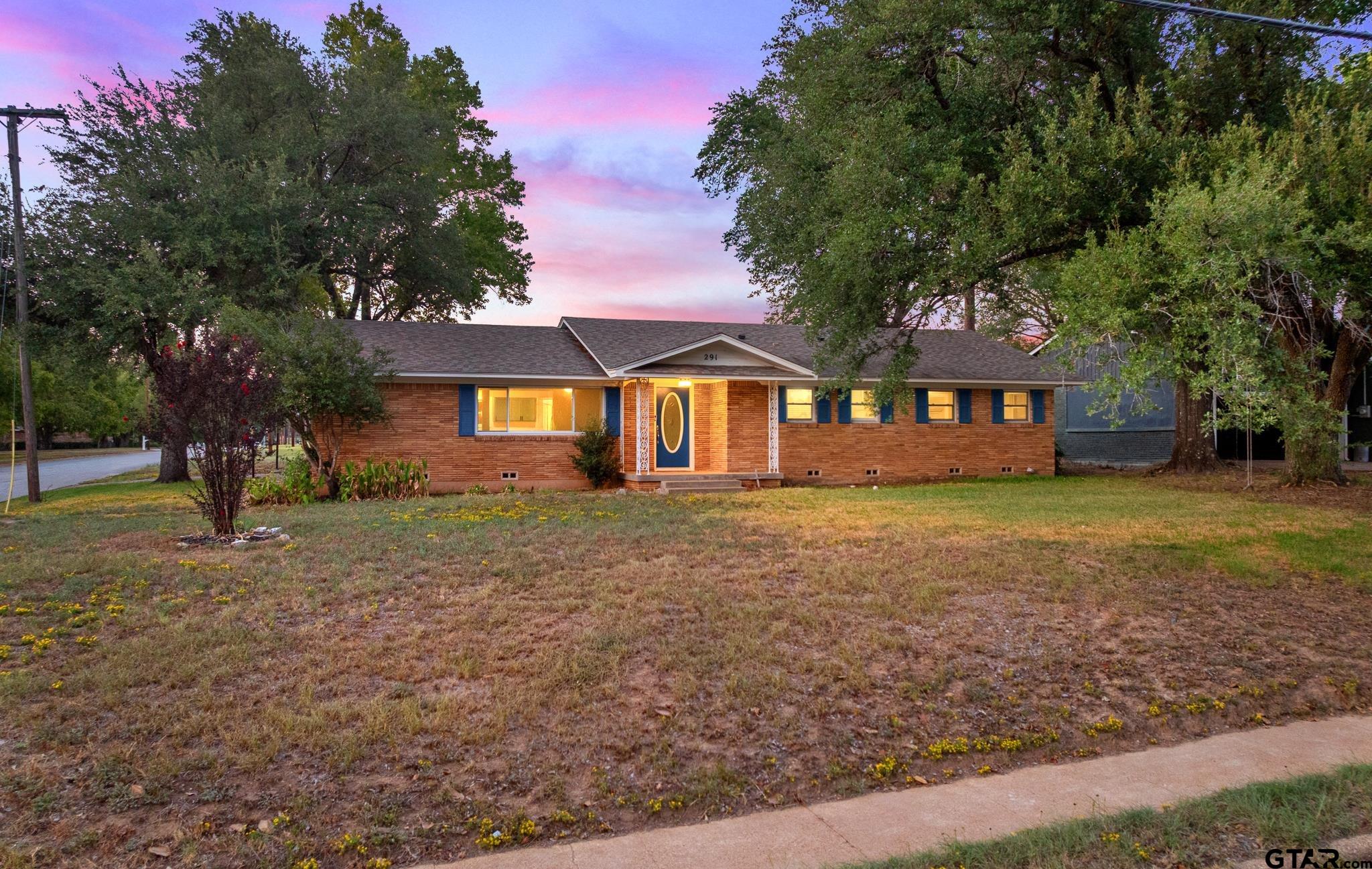 291 E Main Property Photo 1