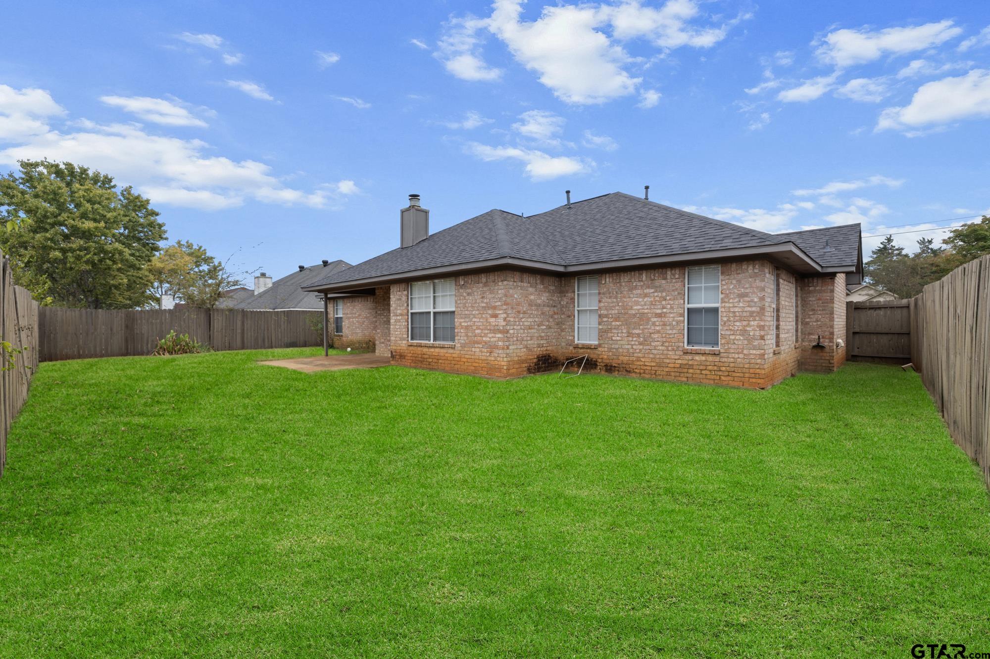 103 Courtney Property Photo 4