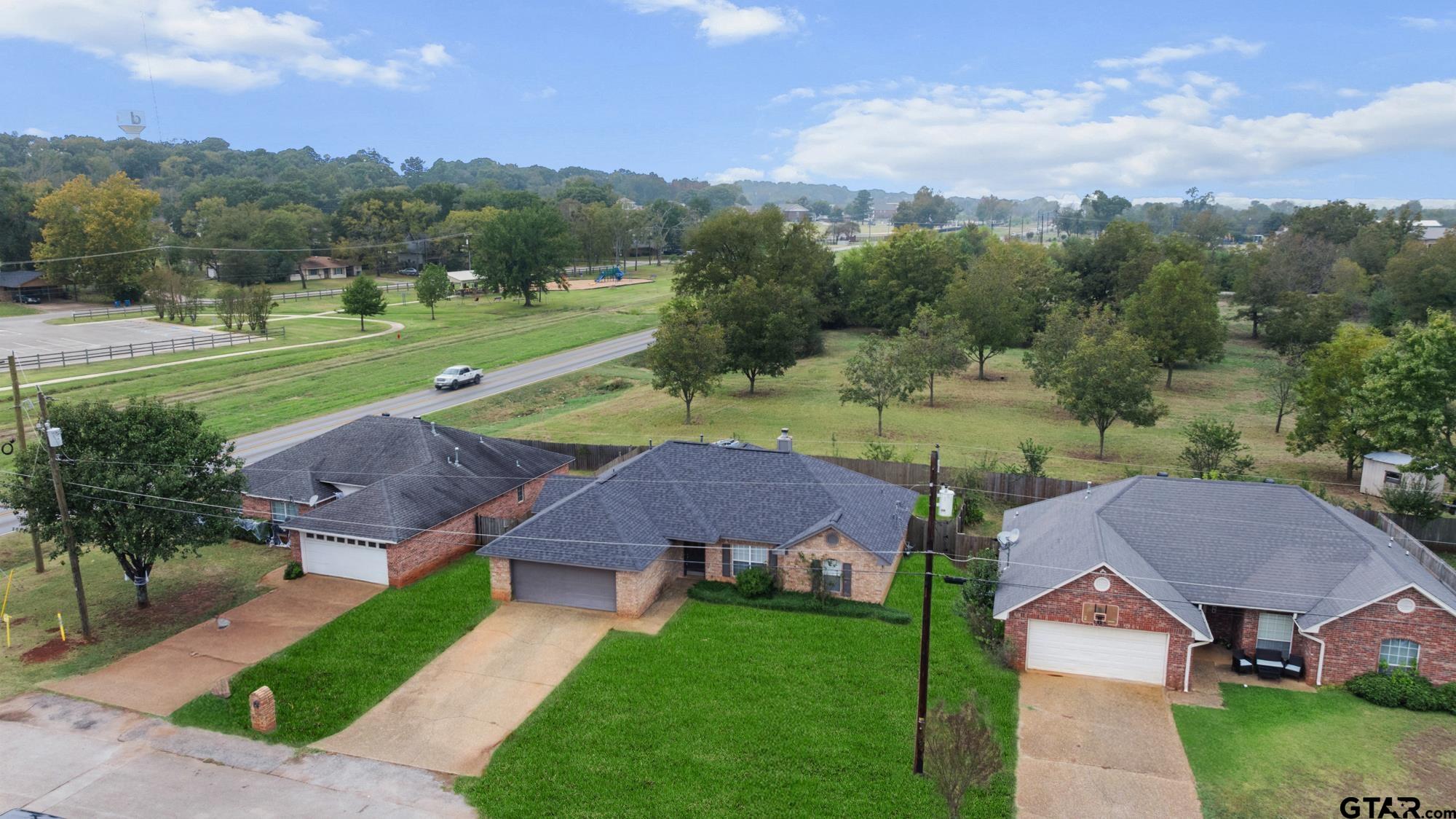 103 Courtney Property Photo 24