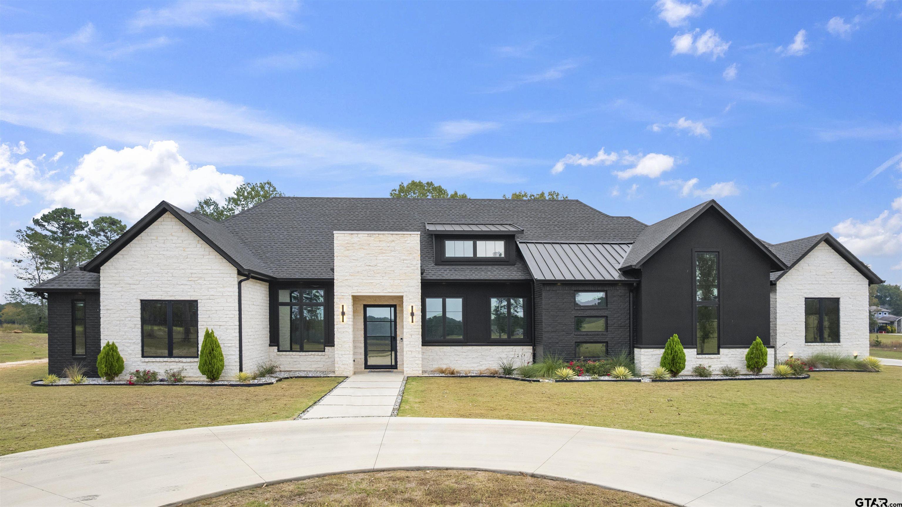 2804 Buchanan Rd Property Photo 2